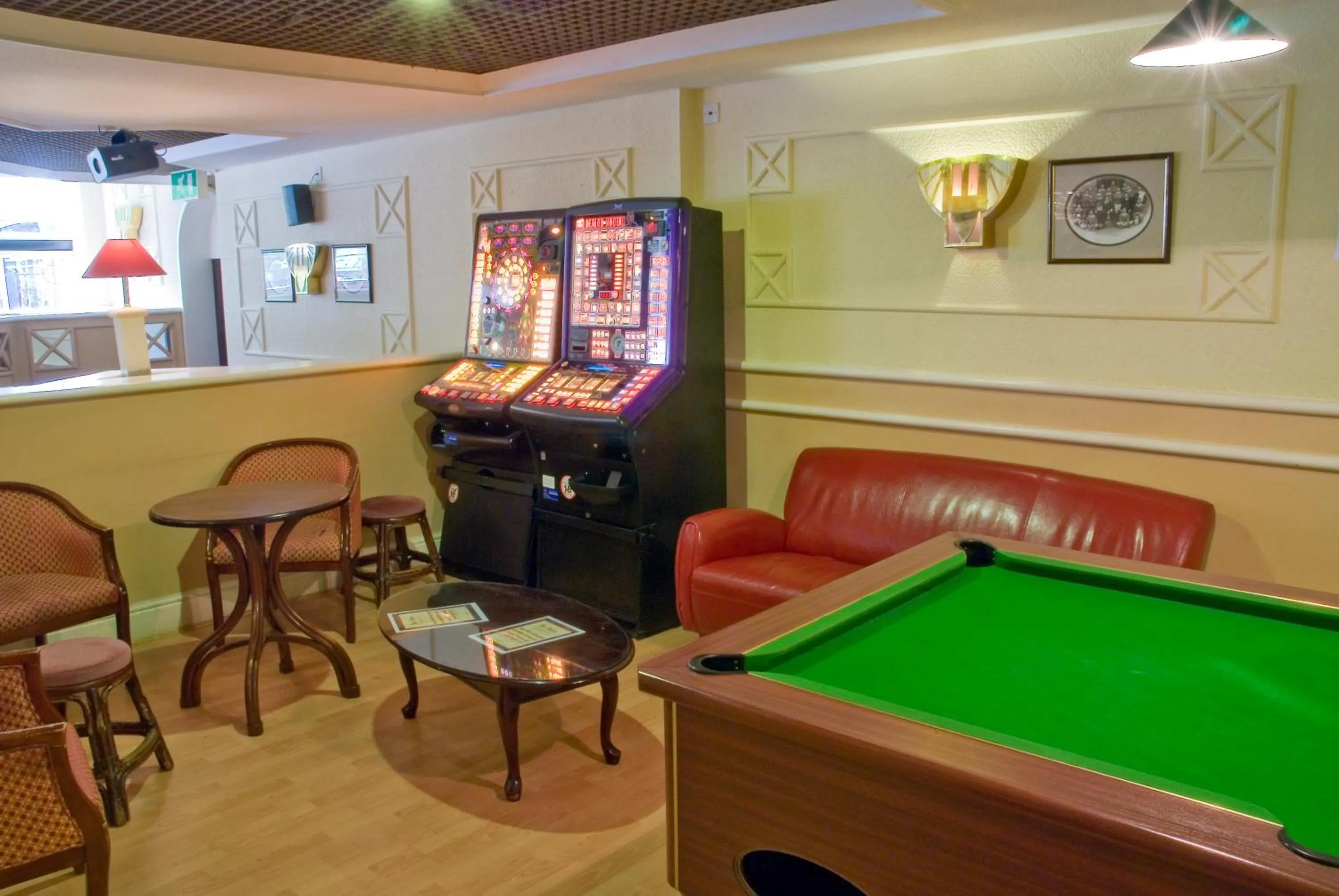 Lounge or bar in Britannia Hotel Coventry