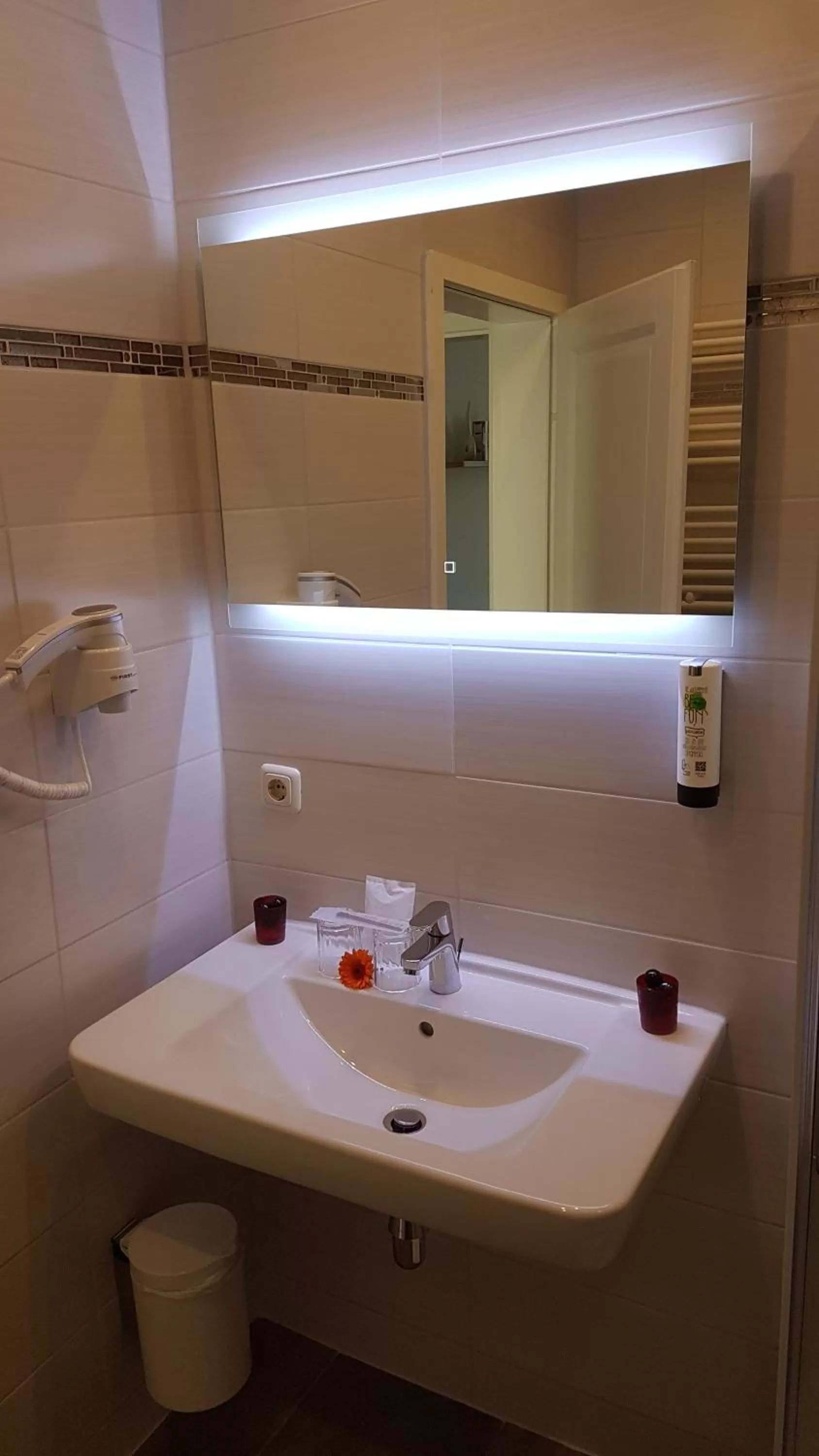 Bathroom in Hotel & Restaurant "Deutscher Kaiser"