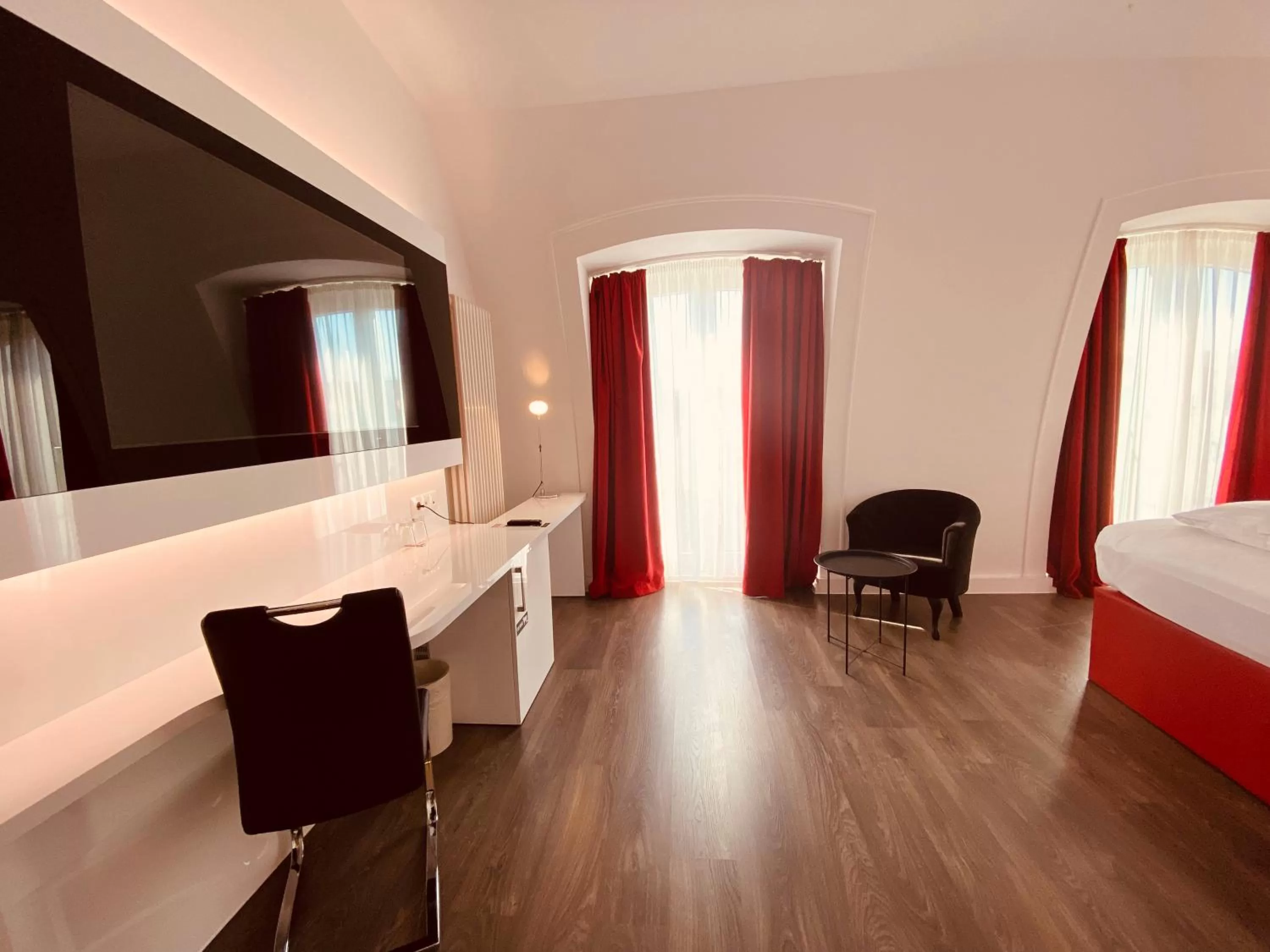 TV and multimedia, Bed in DORMERO Hotel Dresden City