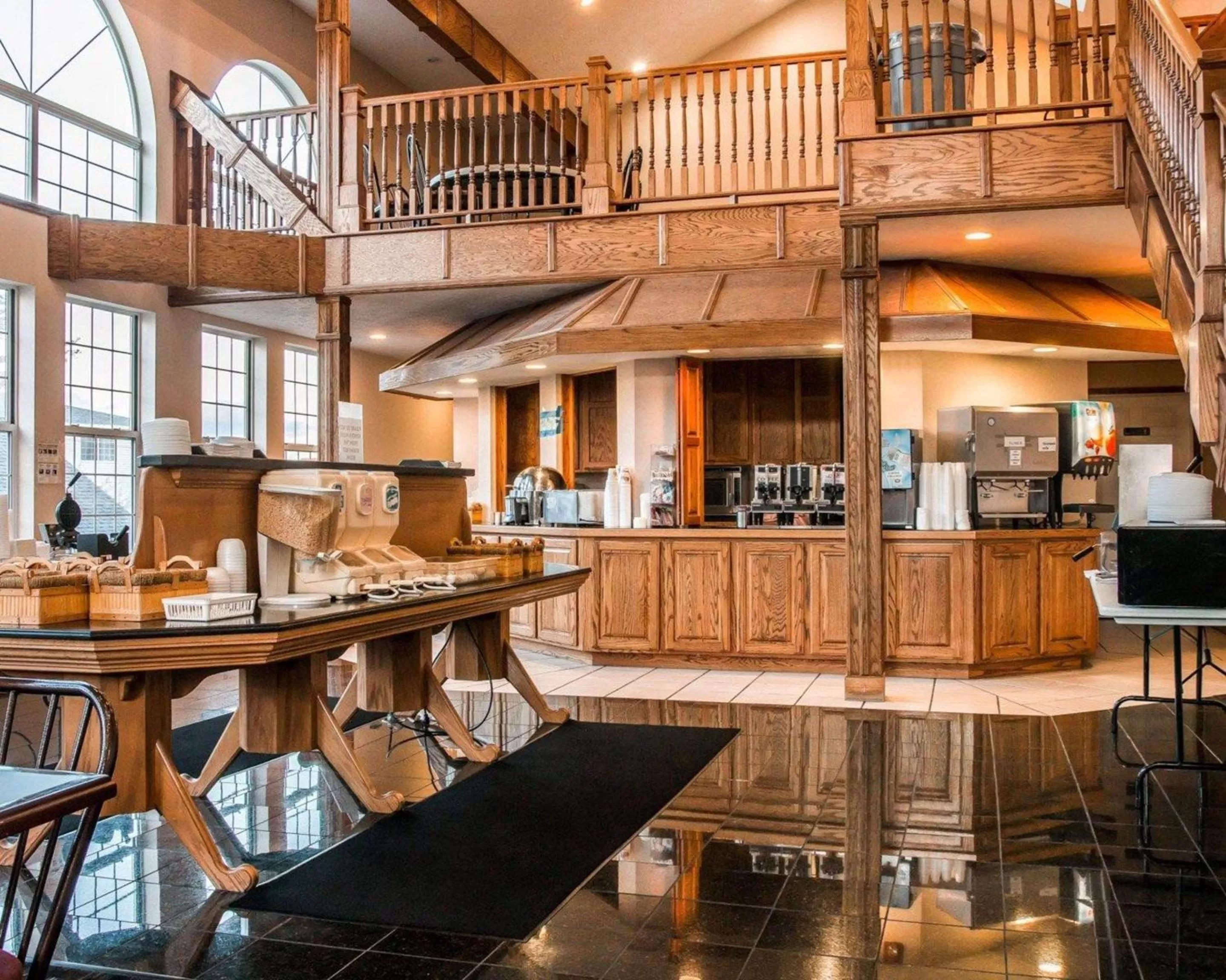 Restaurant/places to eat in Clarion Hotel Mackinaw City Beachfront