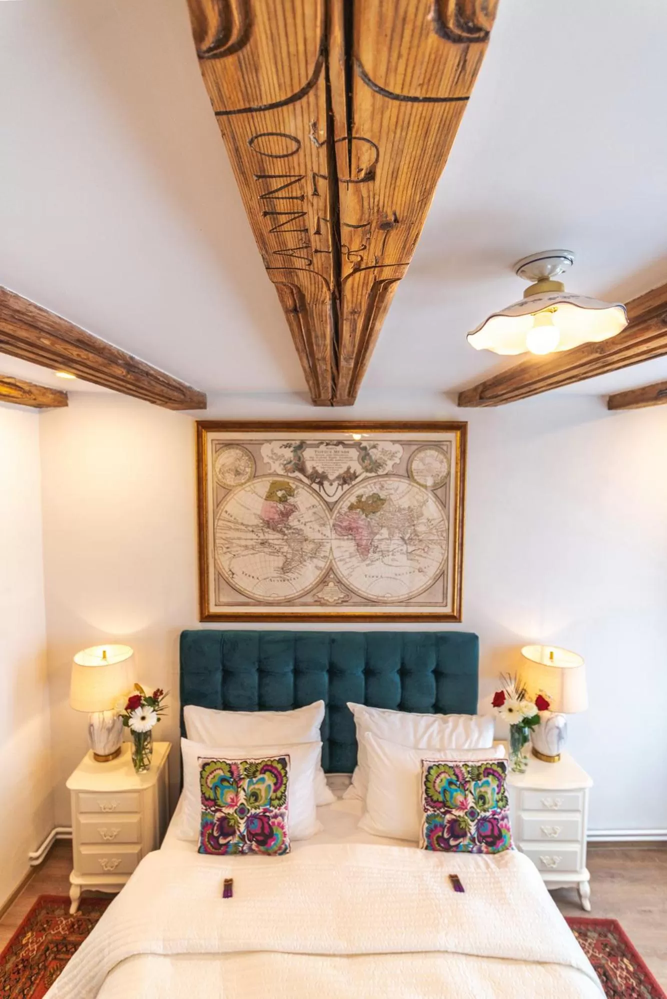 Bed in Nikolas Haus Premium Historic Center Stay & Free Parking