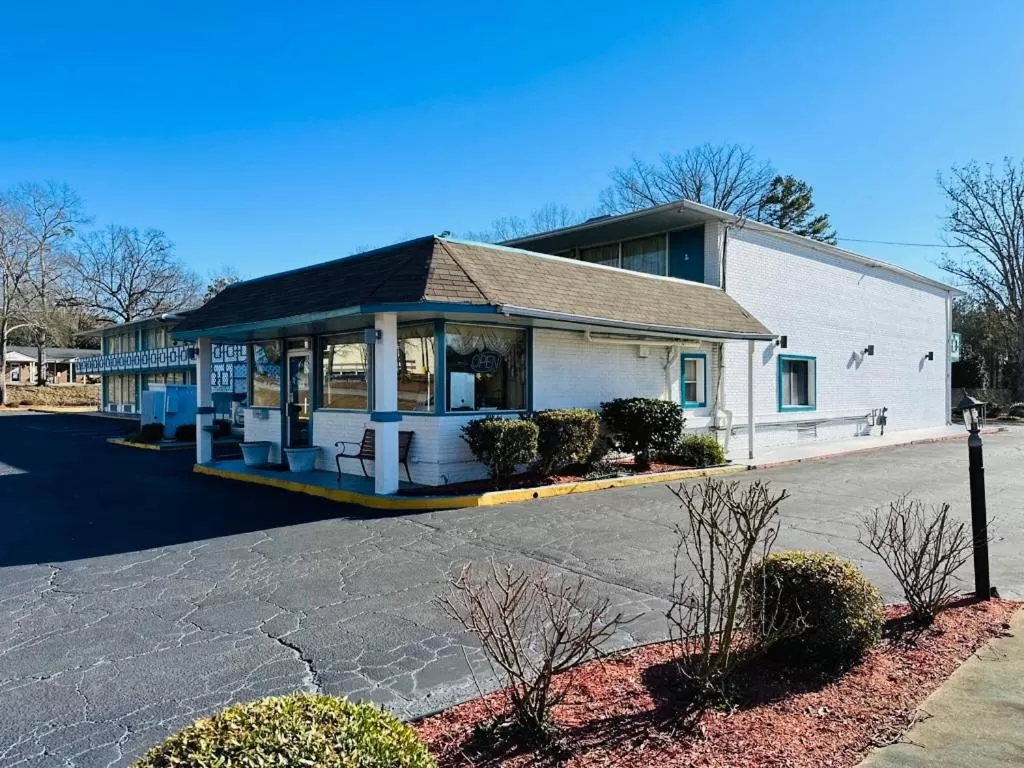 Property Building in American Inn
