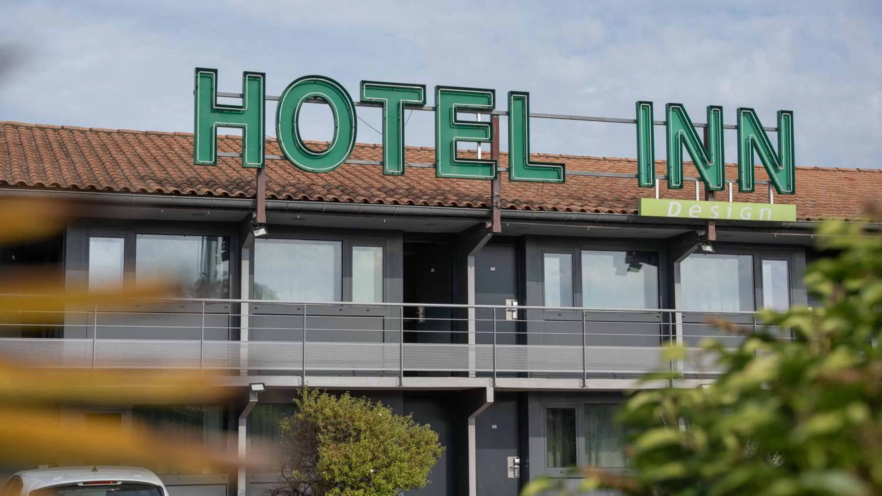 Property building in Hotel Inn Design La Rochelle
