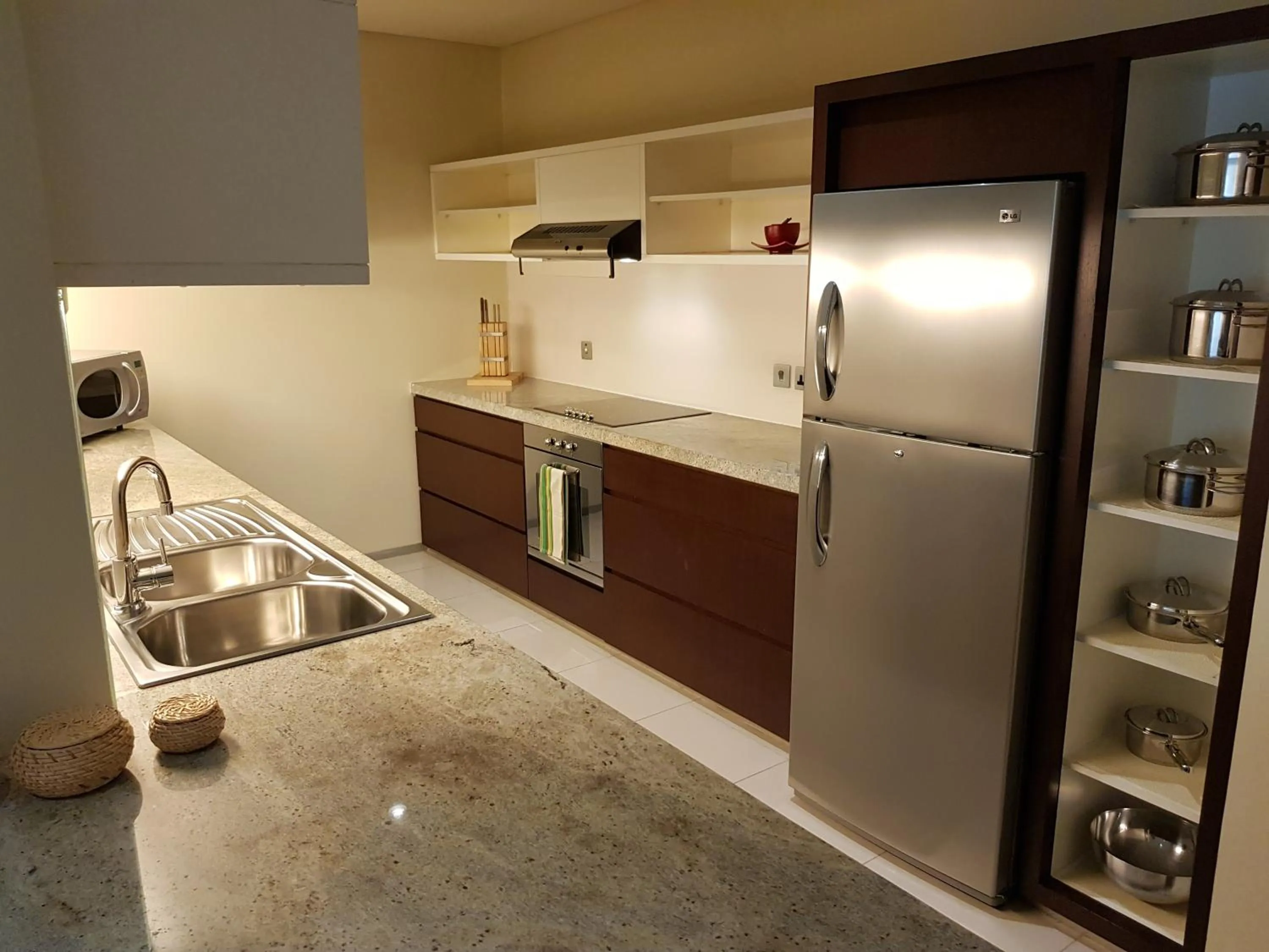 Kitchen or kitchenette in Ascott Park Place Dubai