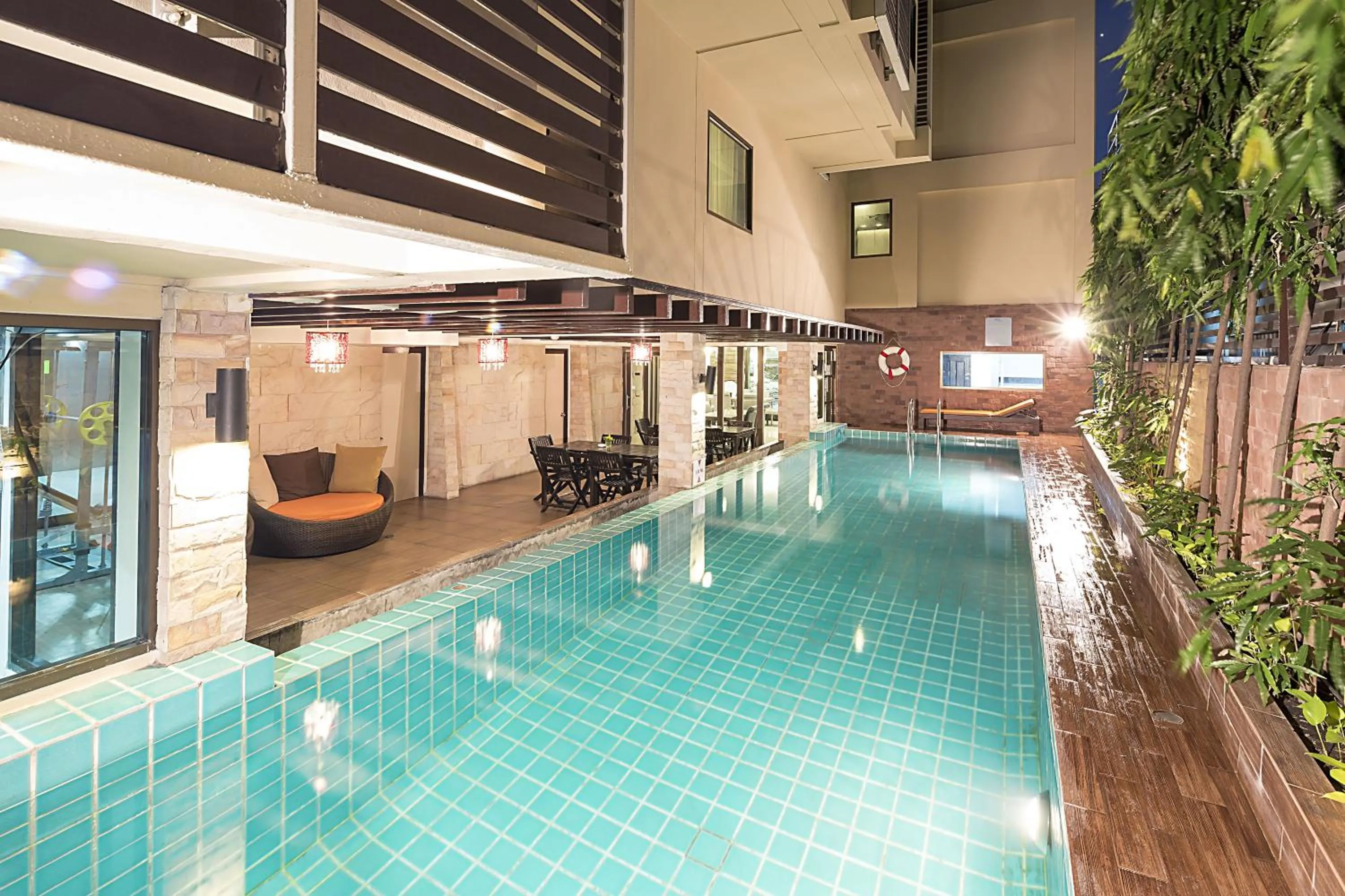 Swimming pool in Aspen Suites Hotel Sukhumvit 2