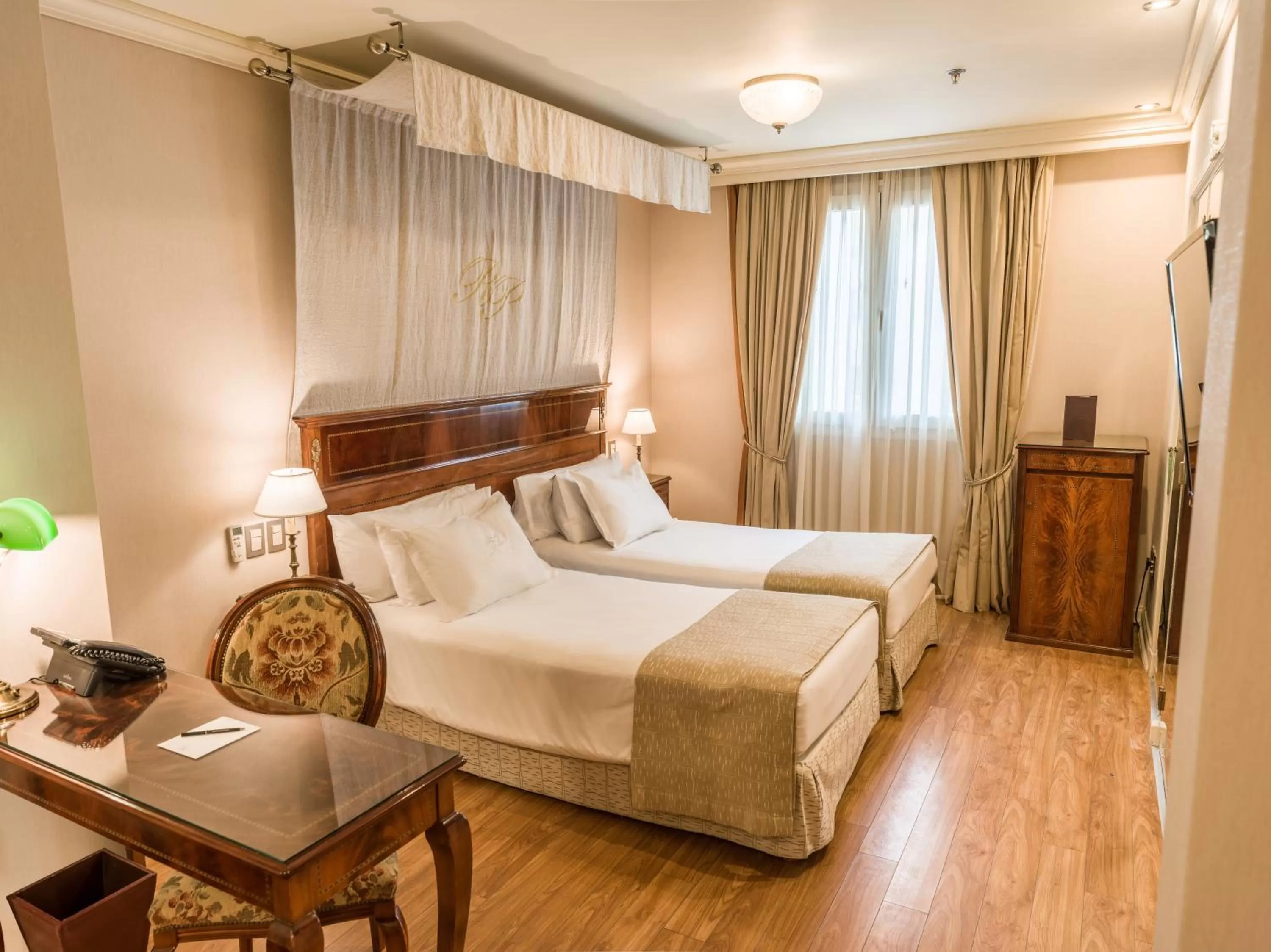Bed in Melia Recoleta Plaza Hotel
