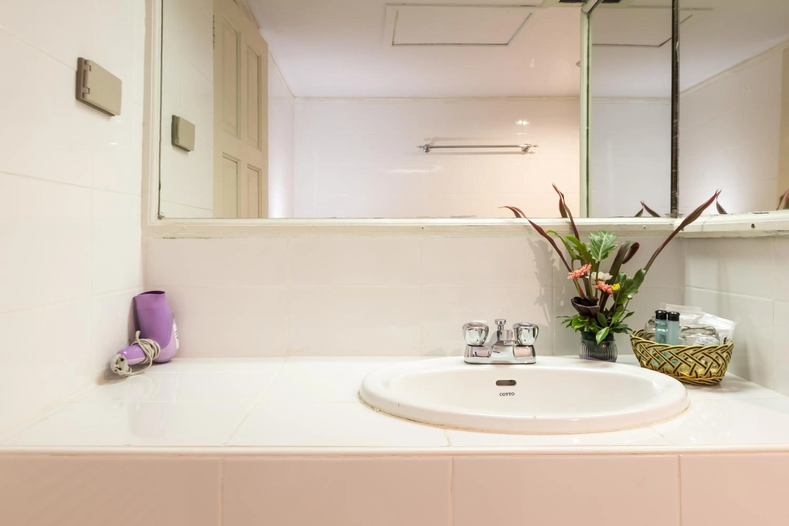 Shower in ON Hotel Phuket - SHA