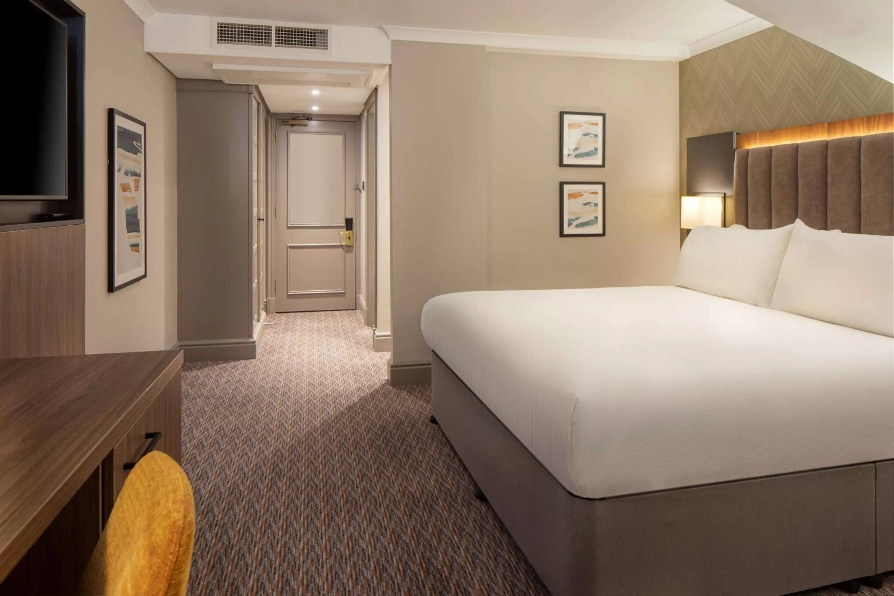 Bed in DoubleTree by Hilton Southampton