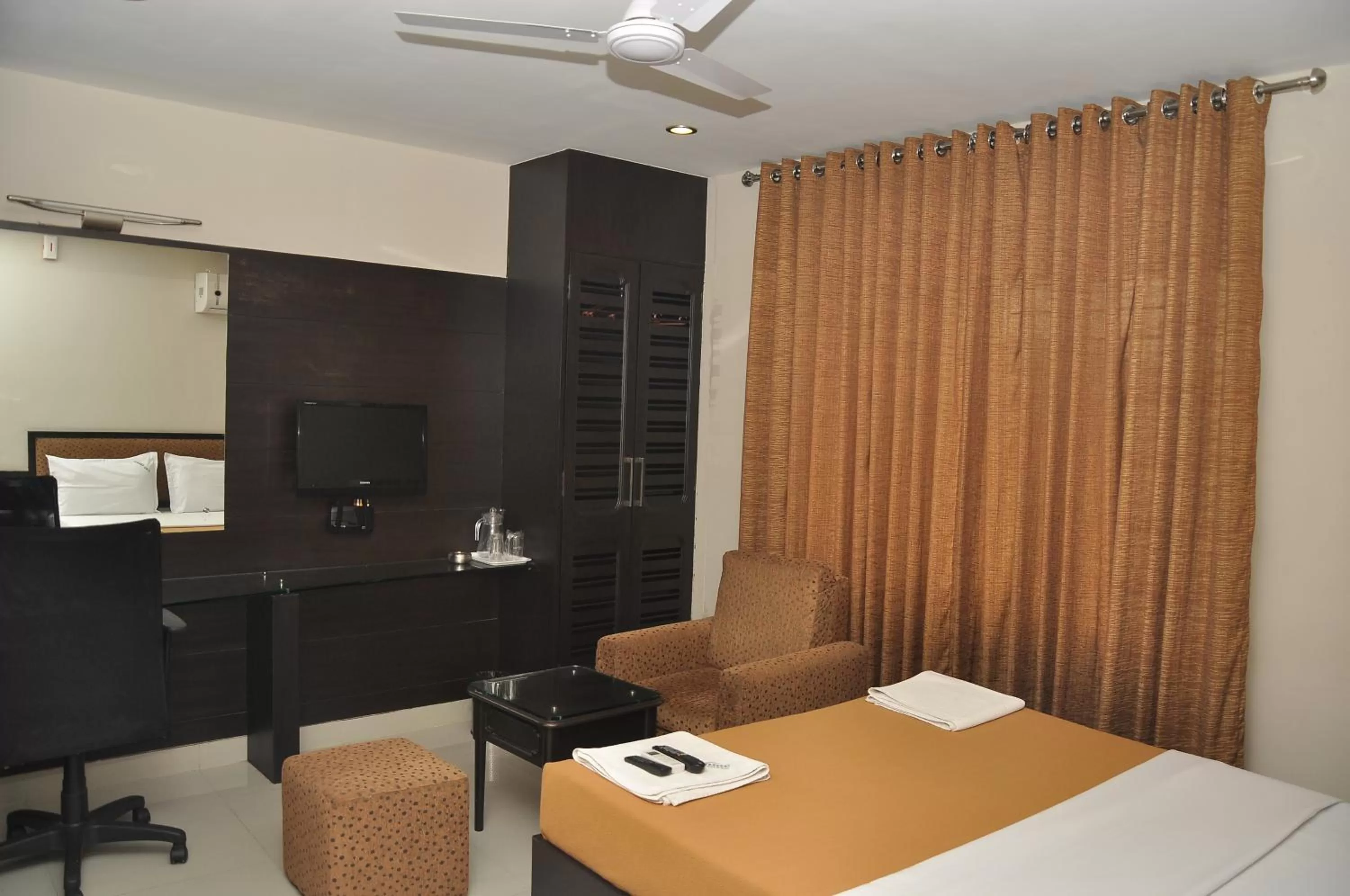 TV and multimedia, TV/Entertainment Center in City Home