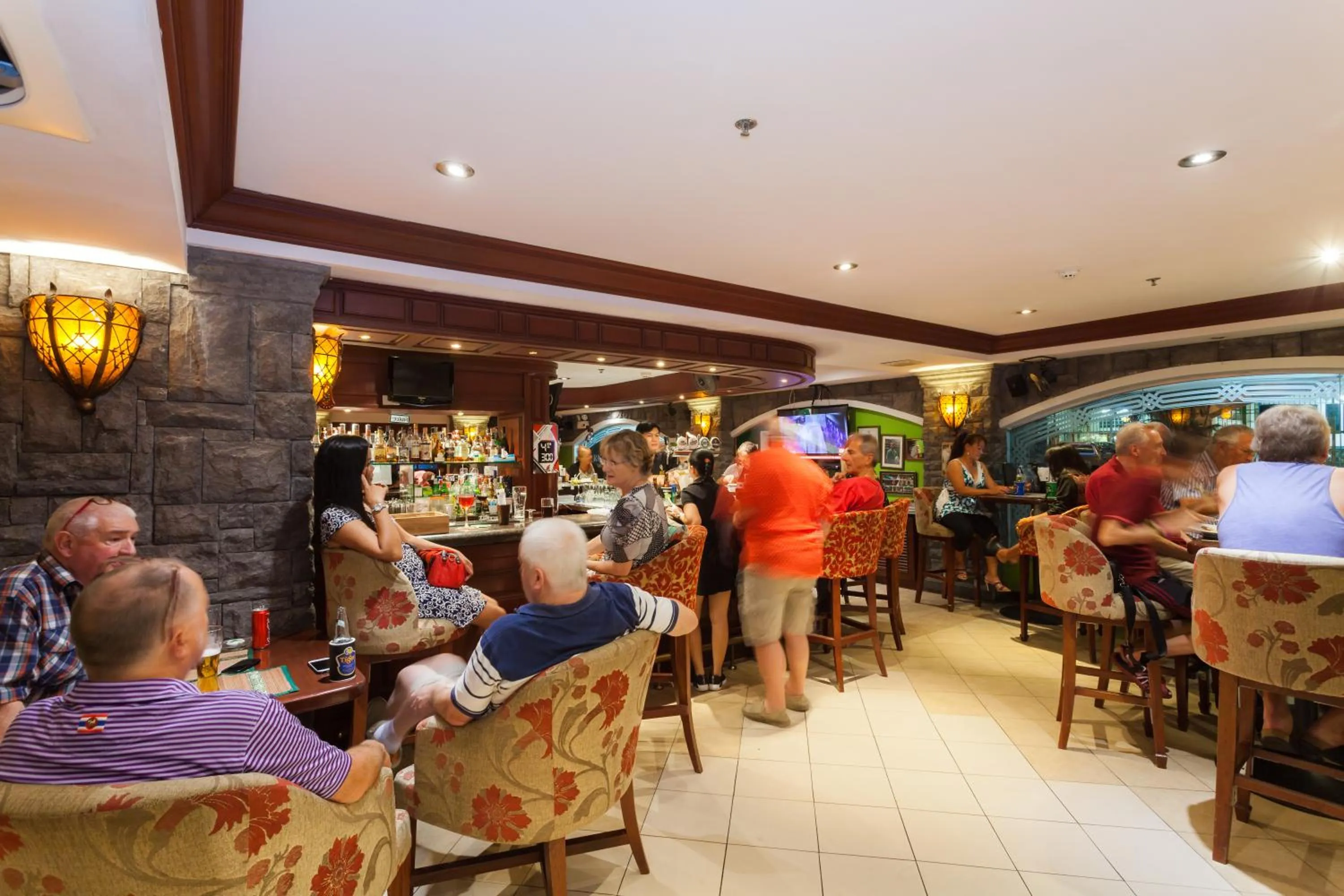 Restaurant/places to eat in Tara Court Hotel