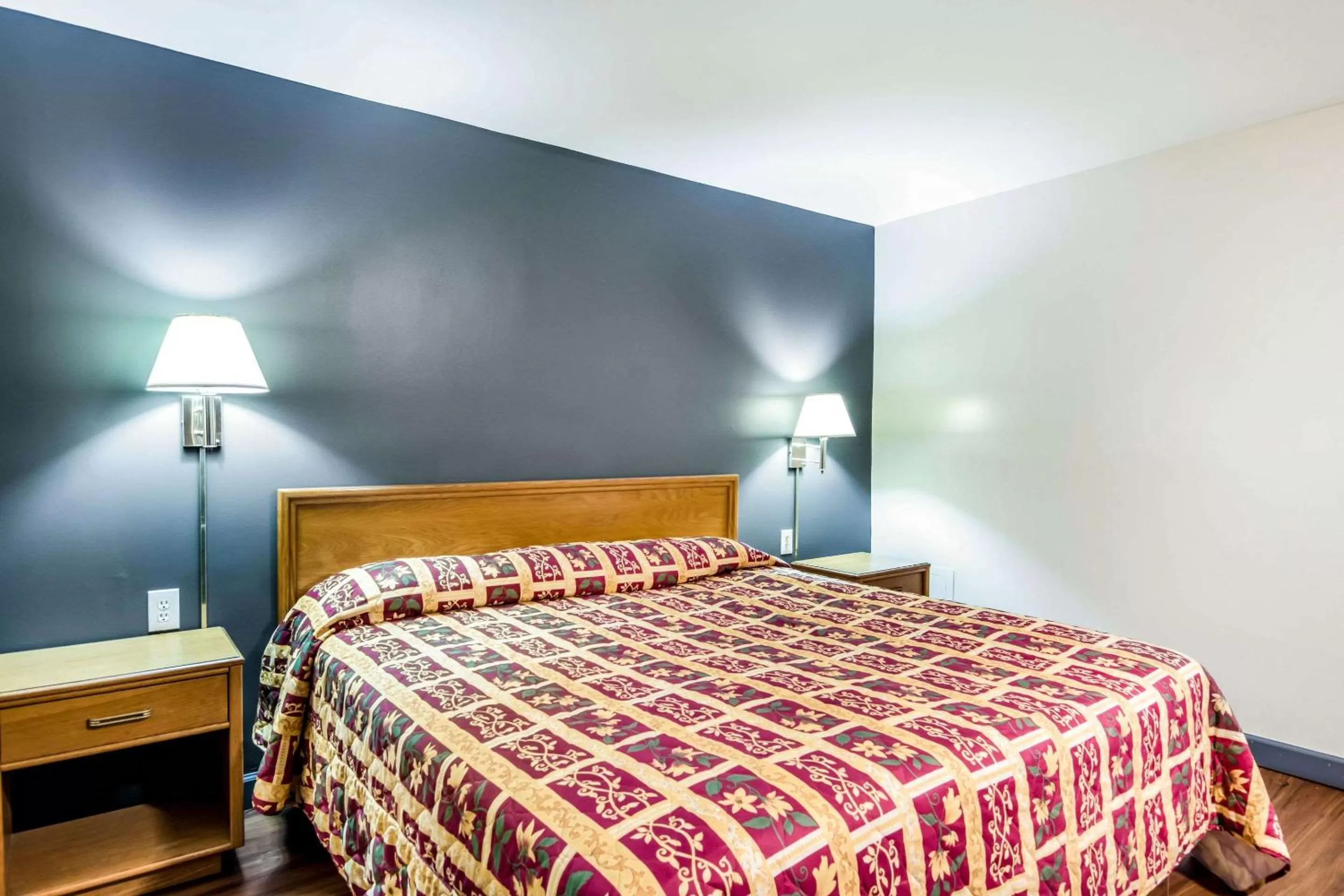 Bedroom, Bed in Rodeway Inn North Chesterfield-Richmond