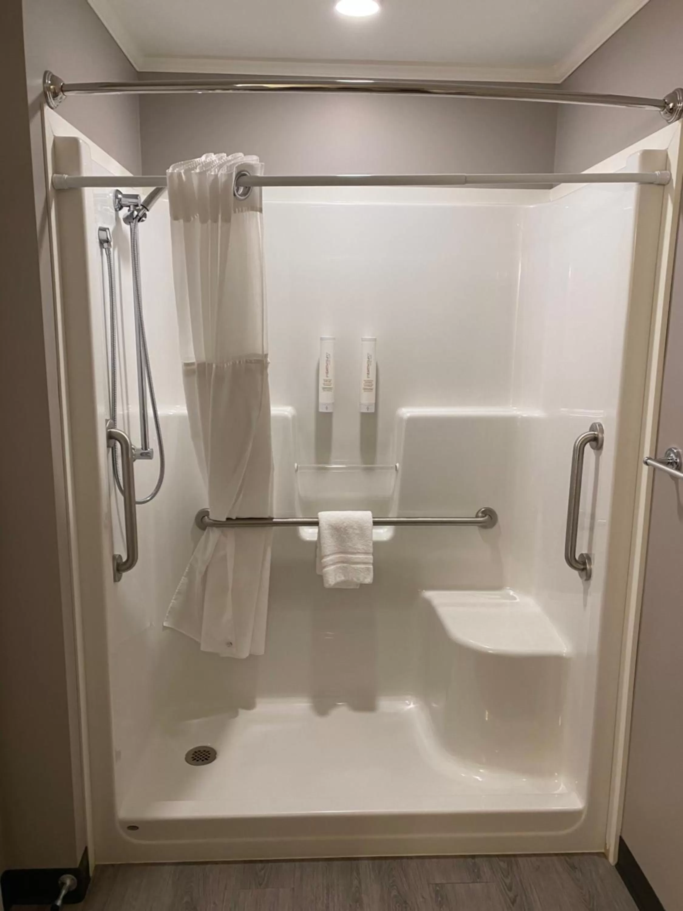 Bathroom in Rivers Blue Crescent Hotel