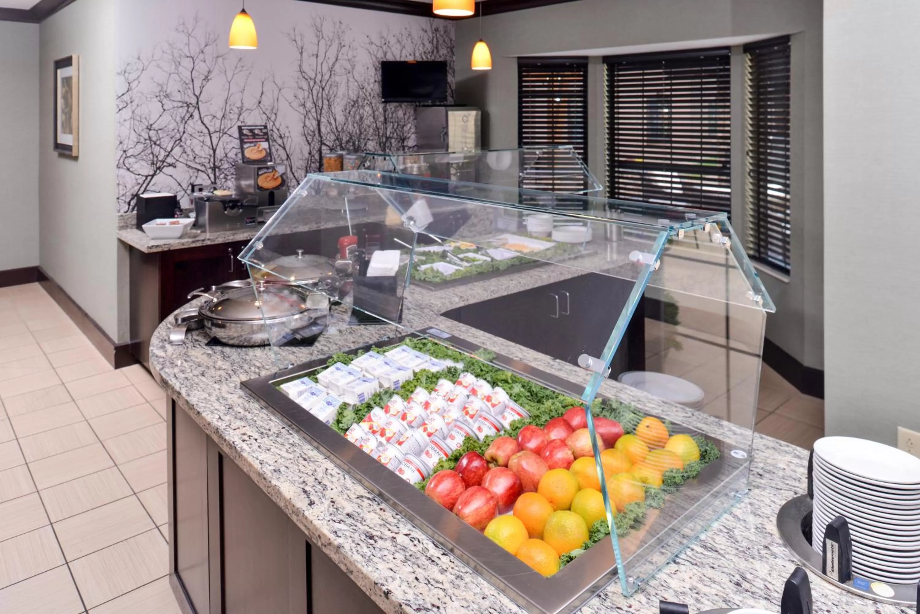 Breakfast in Staybridge Suites O'Fallon Chesterfield by IHG