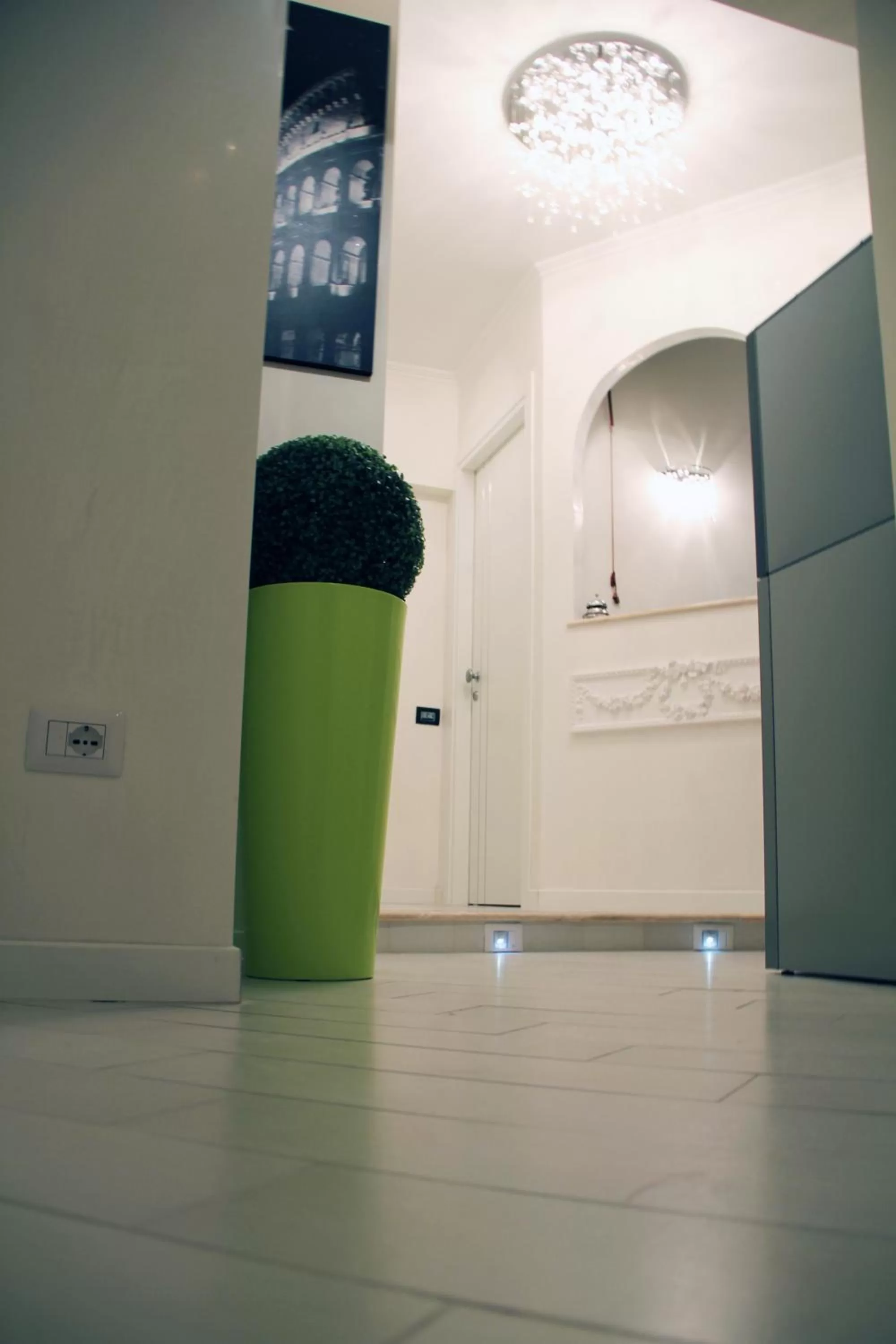 Lobby or reception in Suites Roma Tiburtina