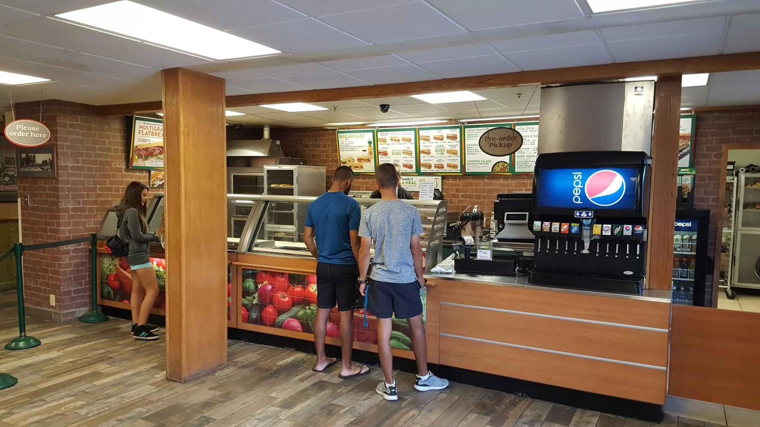 Restaurant/places to eat in Commodore Resort