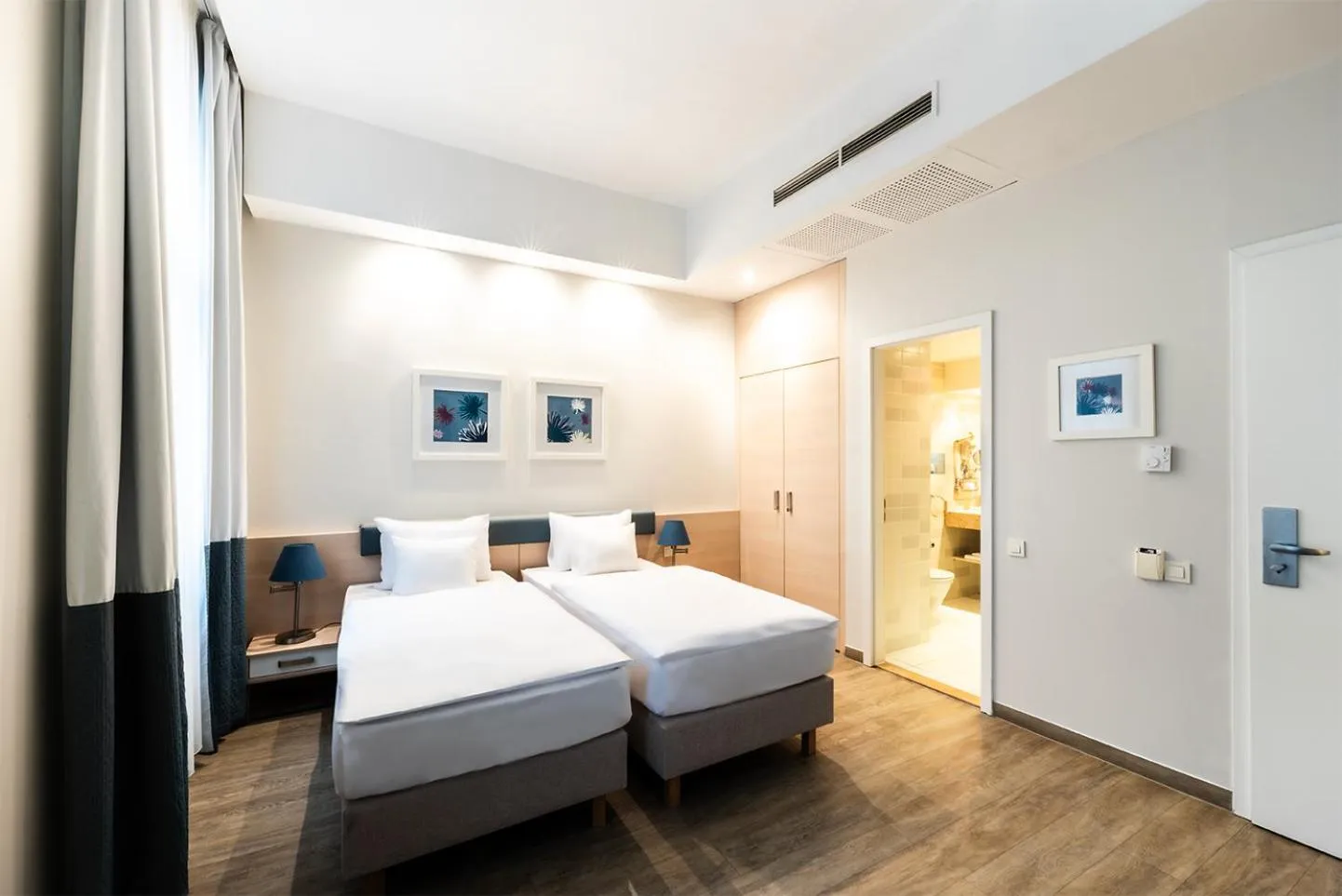 Photo of the whole room, Bed in Atrium Fashion Hotel