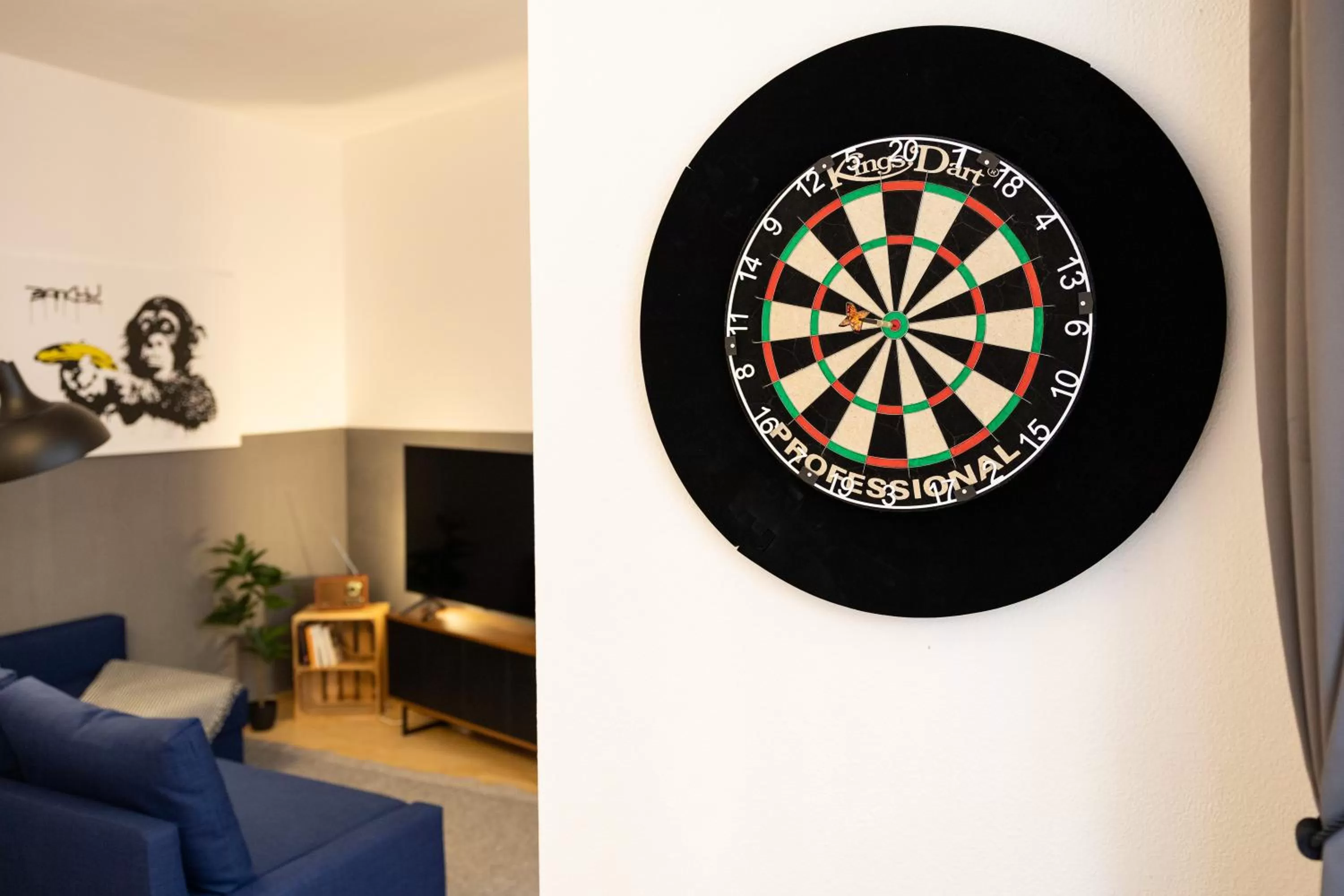 Decorative detail in Ko-Living Space an der Oper - Street Art Design Apartments