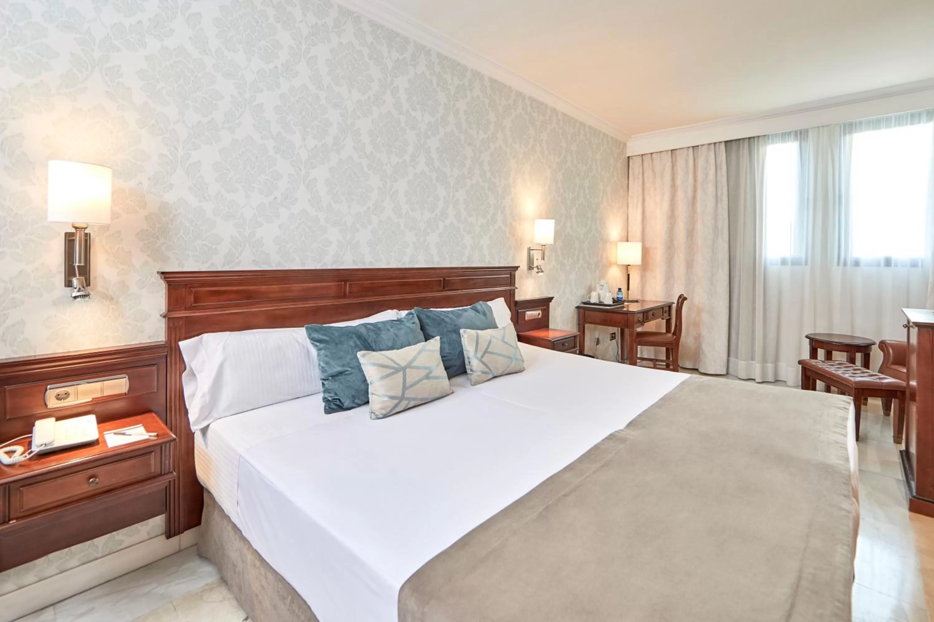 Bedroom, Bed in Bordoy Continental Palma