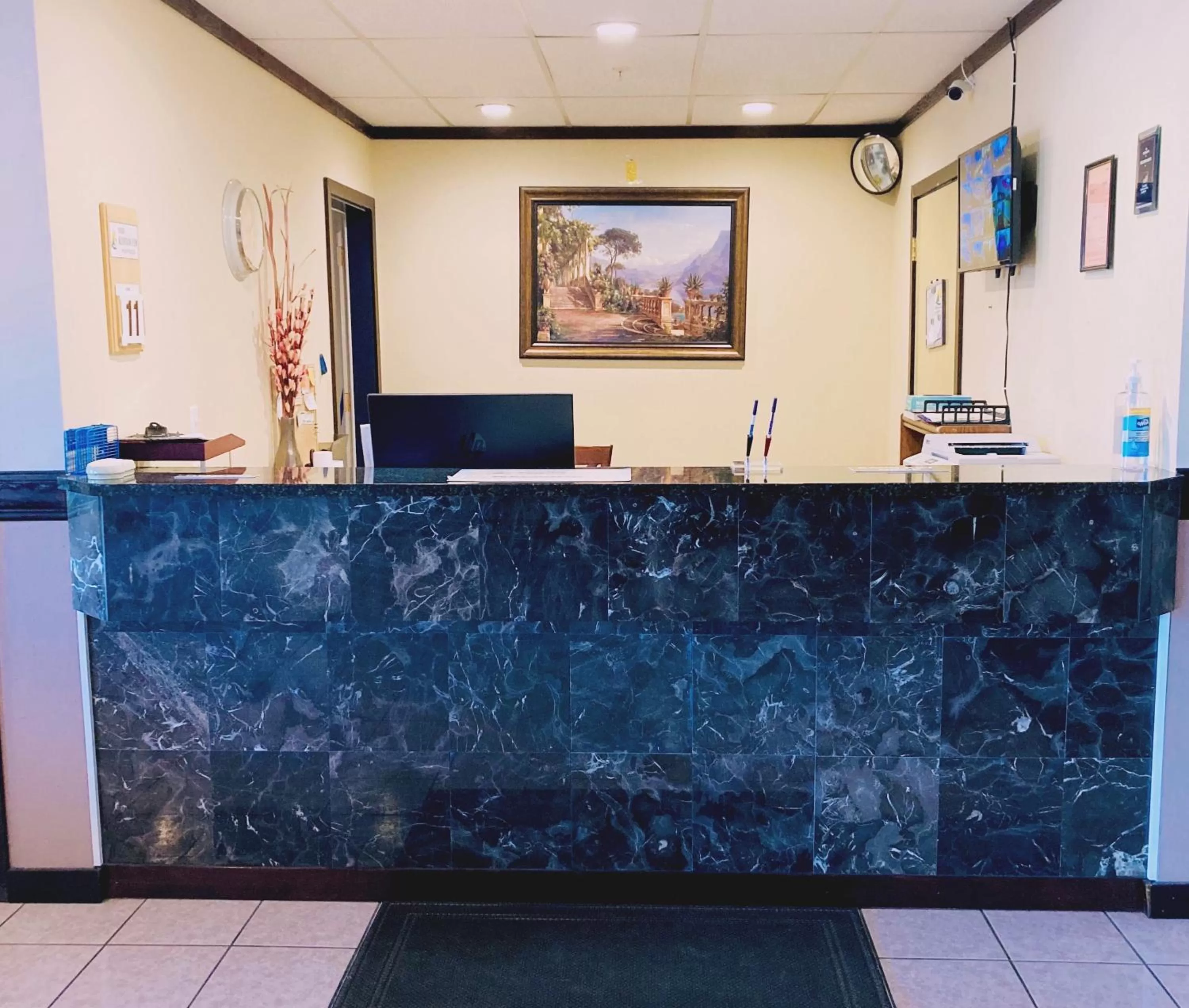 Lobby or reception in MountainView Hotel Merritt