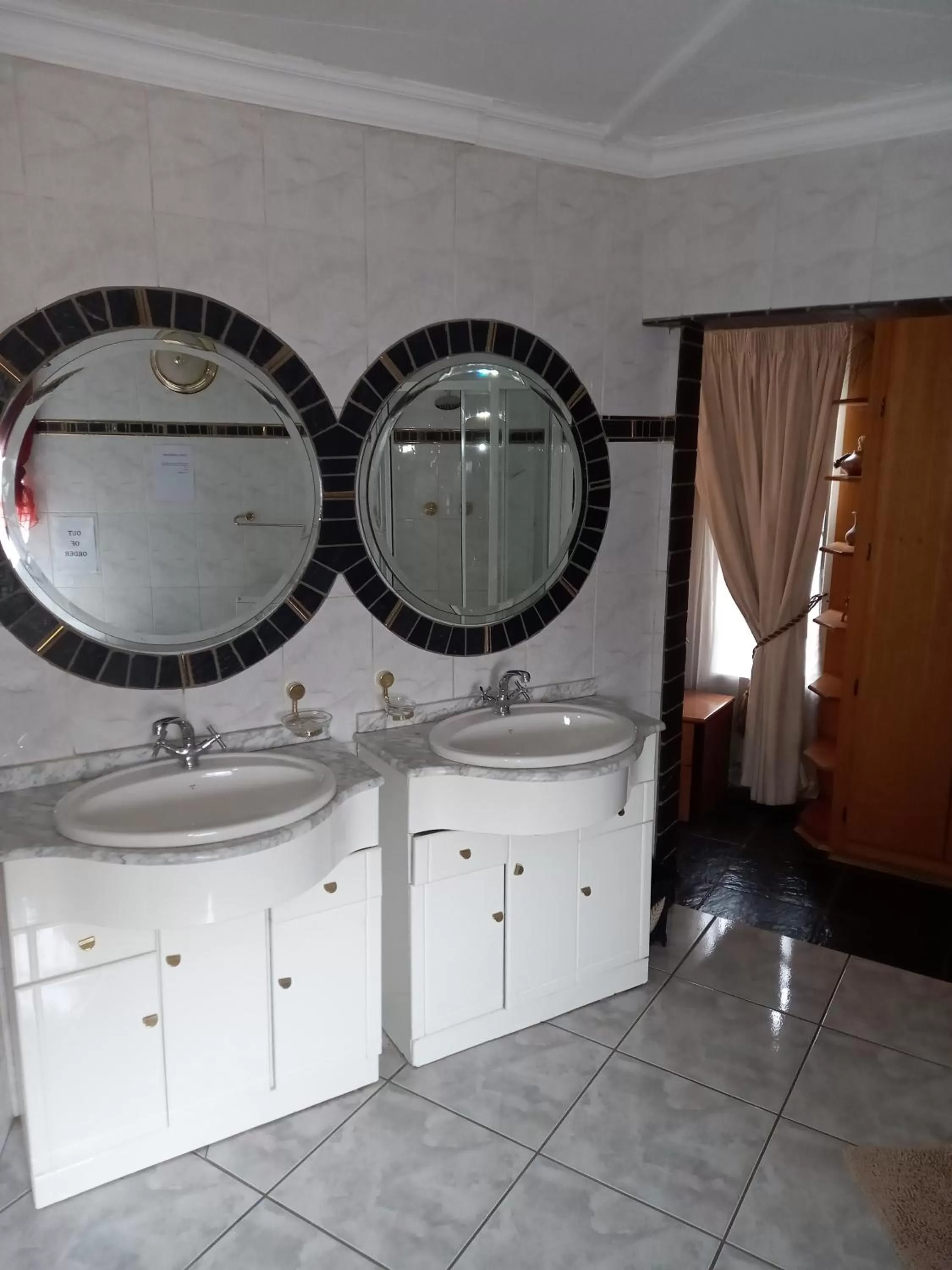 Bathroom in Troas Boutique hotel
