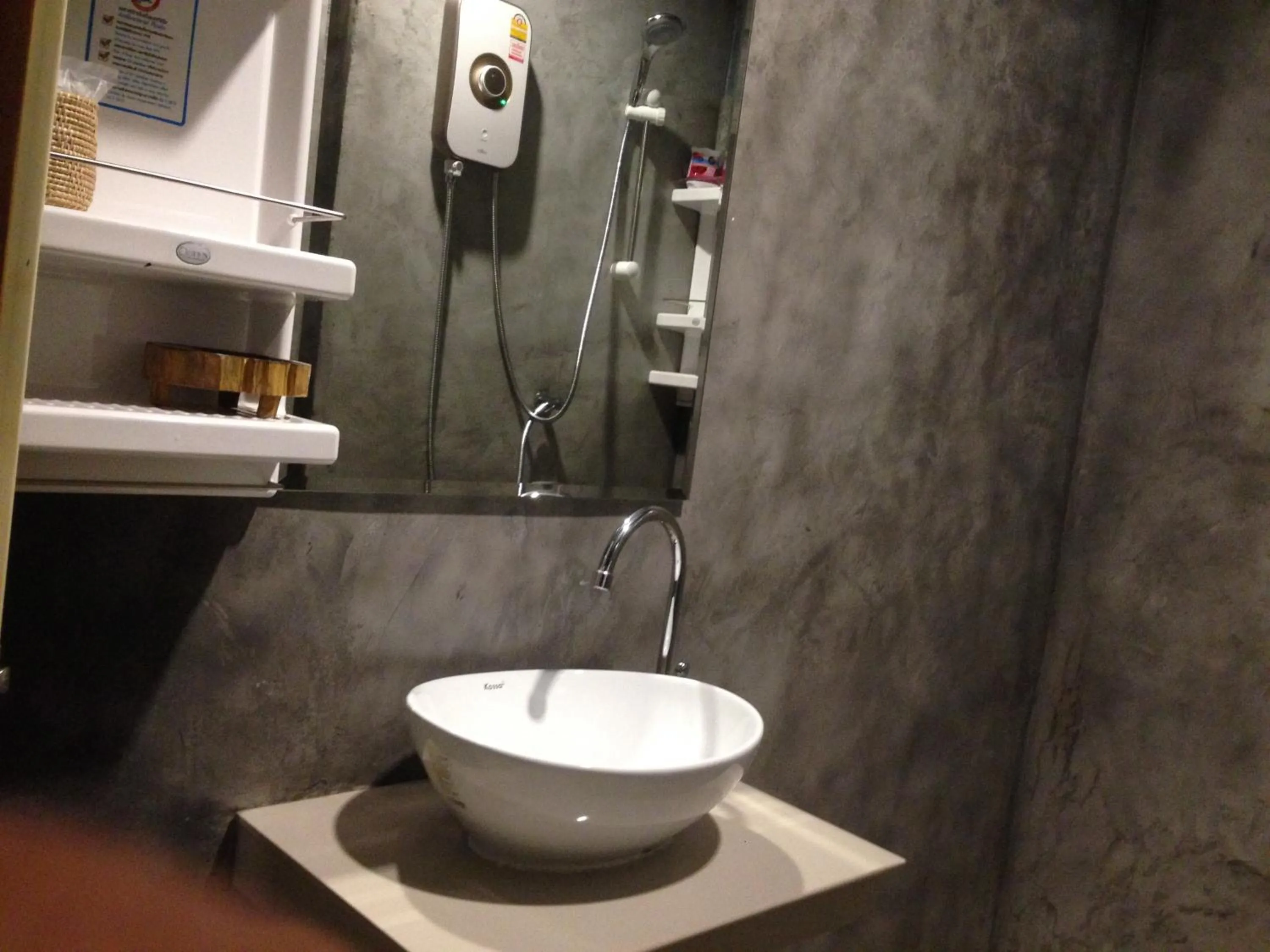 Bathroom in BaanPhong Lanta