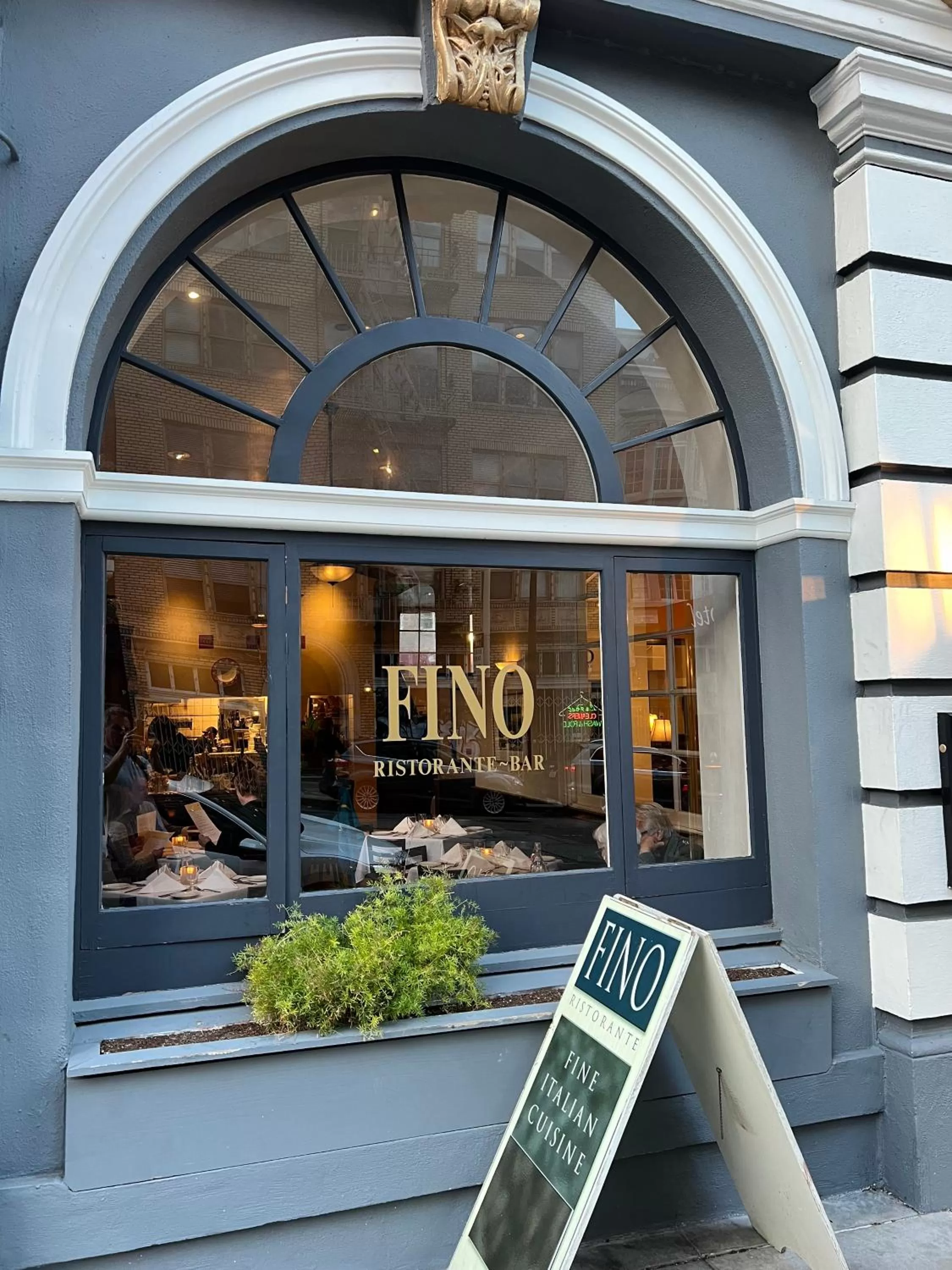 Restaurant/places to eat in The Andrews Hotel