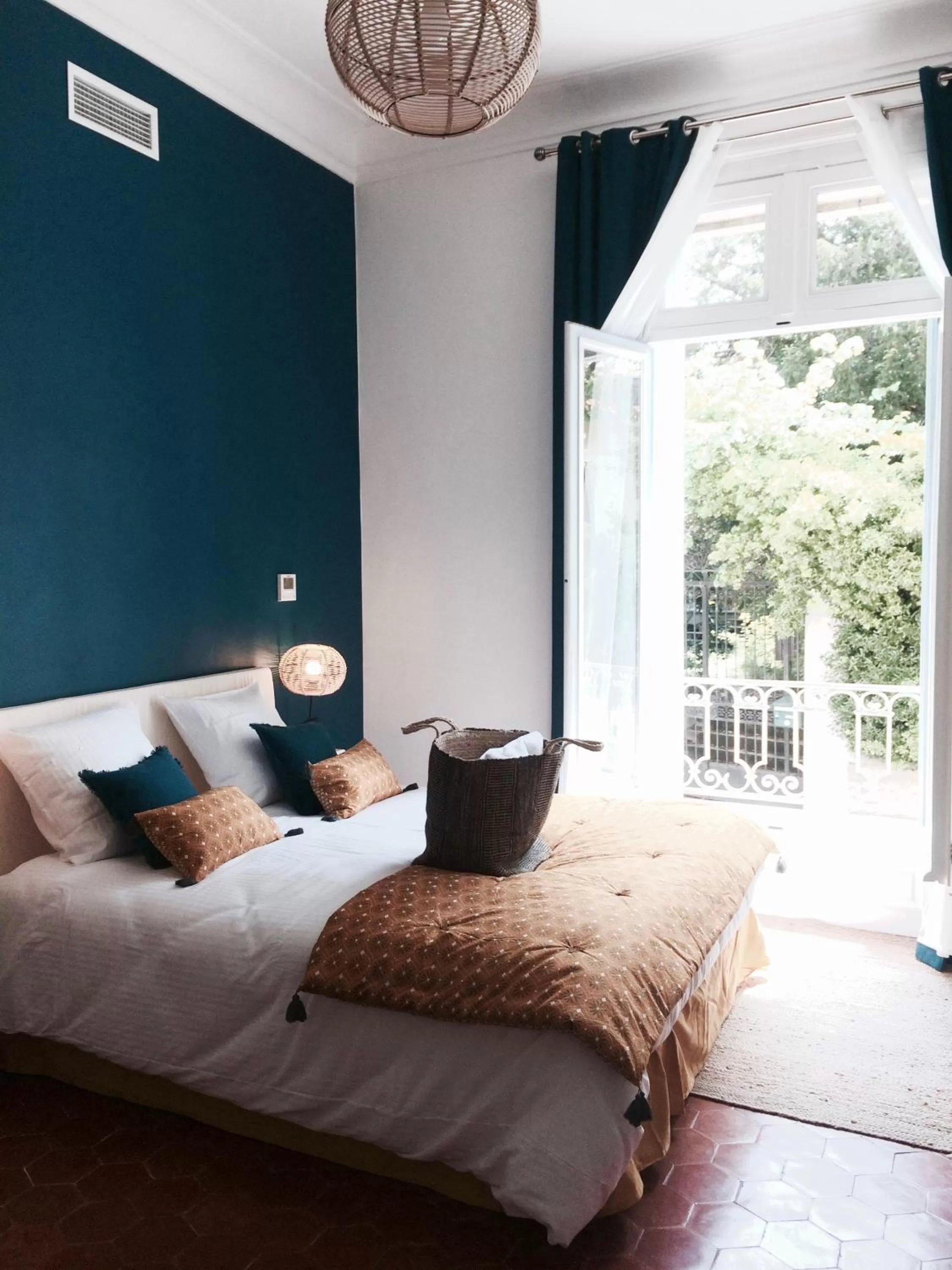 Bed in La Domitia - Maison d'hôtes, massages & bien-être