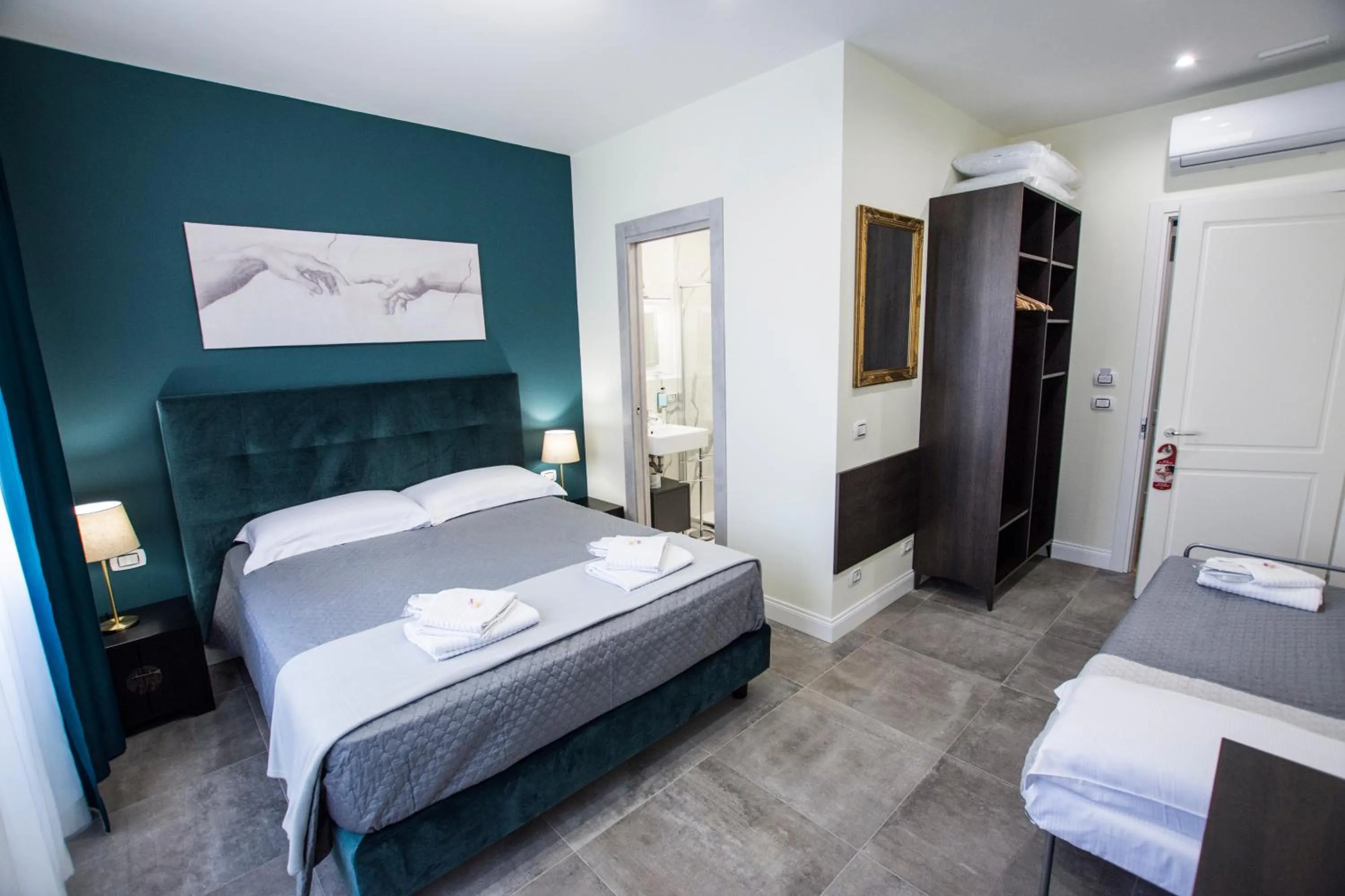 Bedroom, Bed in Regolo Rooms Vaticano