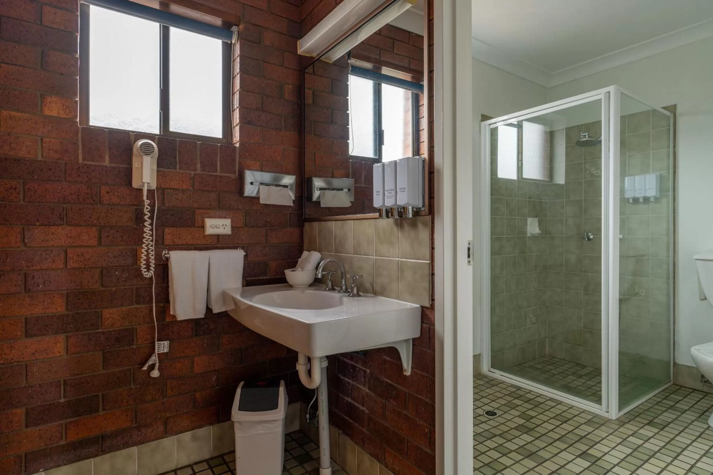 Country Pathfinder Motor Inn