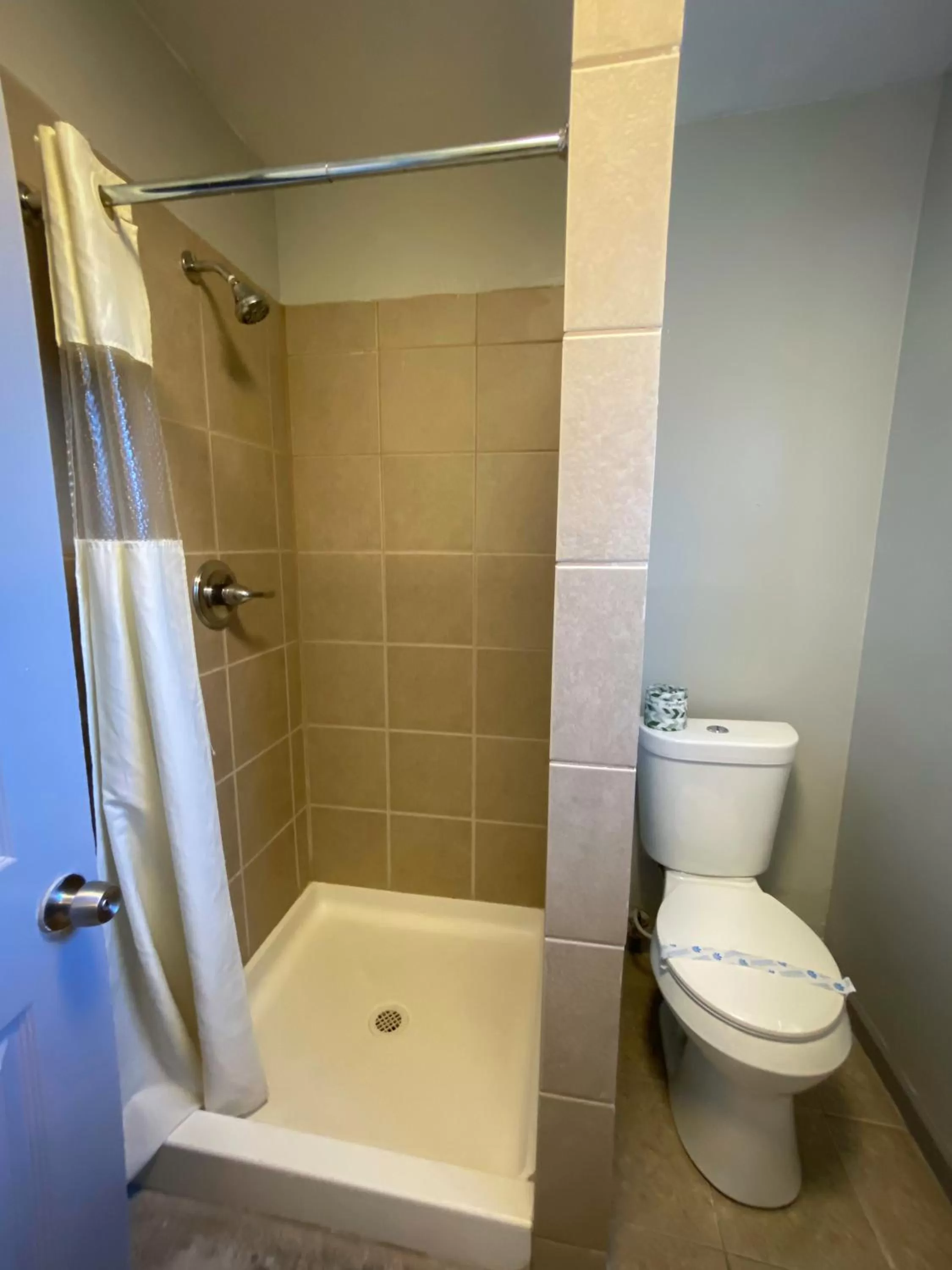 Bathroom in Budget INN At The Heavenly Gondola