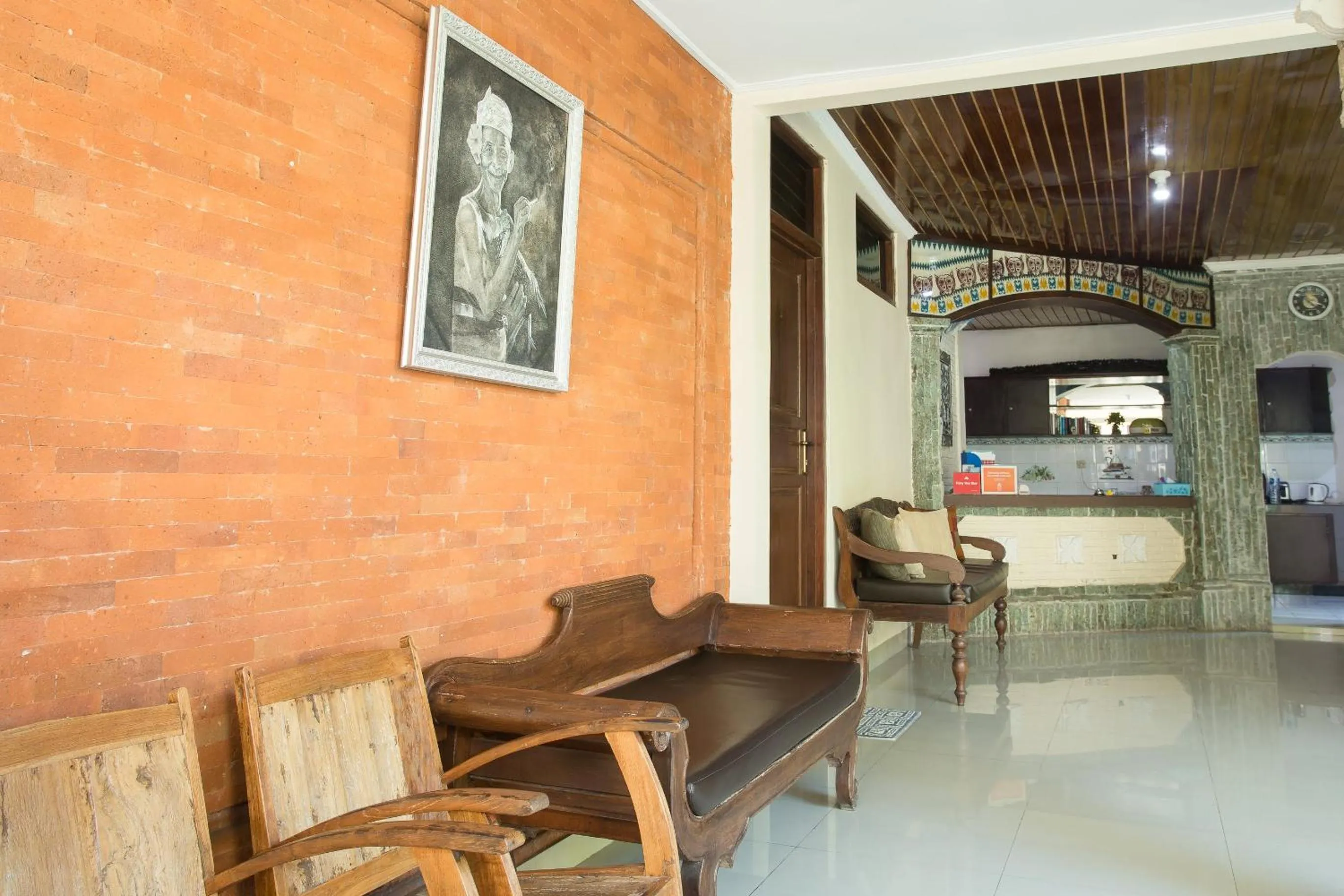 Lobby or reception in Blanjong Homestay by ecommerceloka