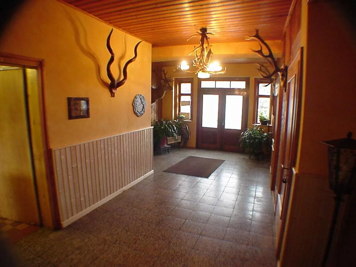 Facade/entrance, Lobby/Reception in Zum Roten Hirsch im Grünen Wald