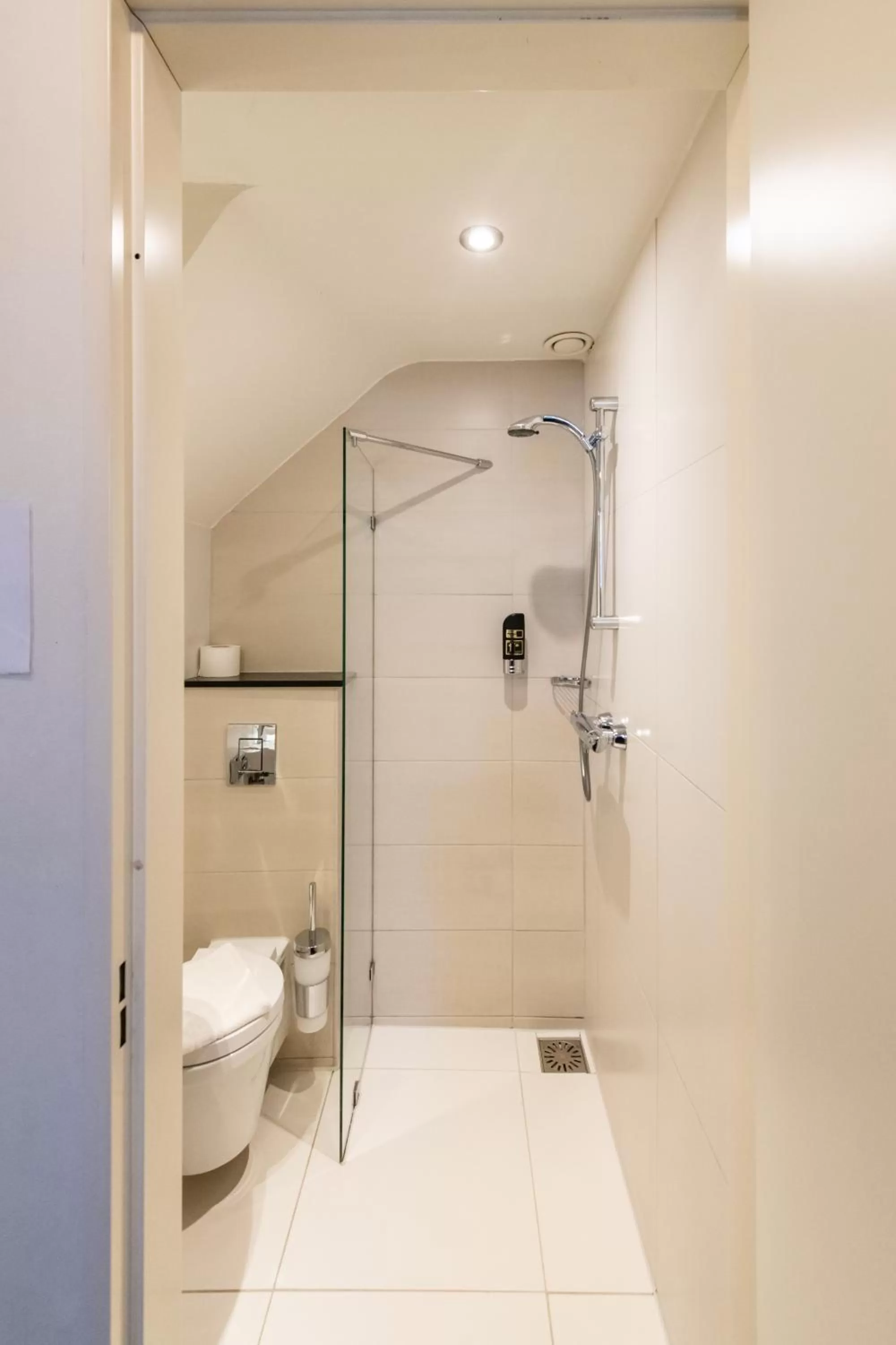 Bathroom in Acostar Hotel