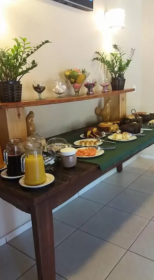 Buffet breakfast, Food in Pousada Manna