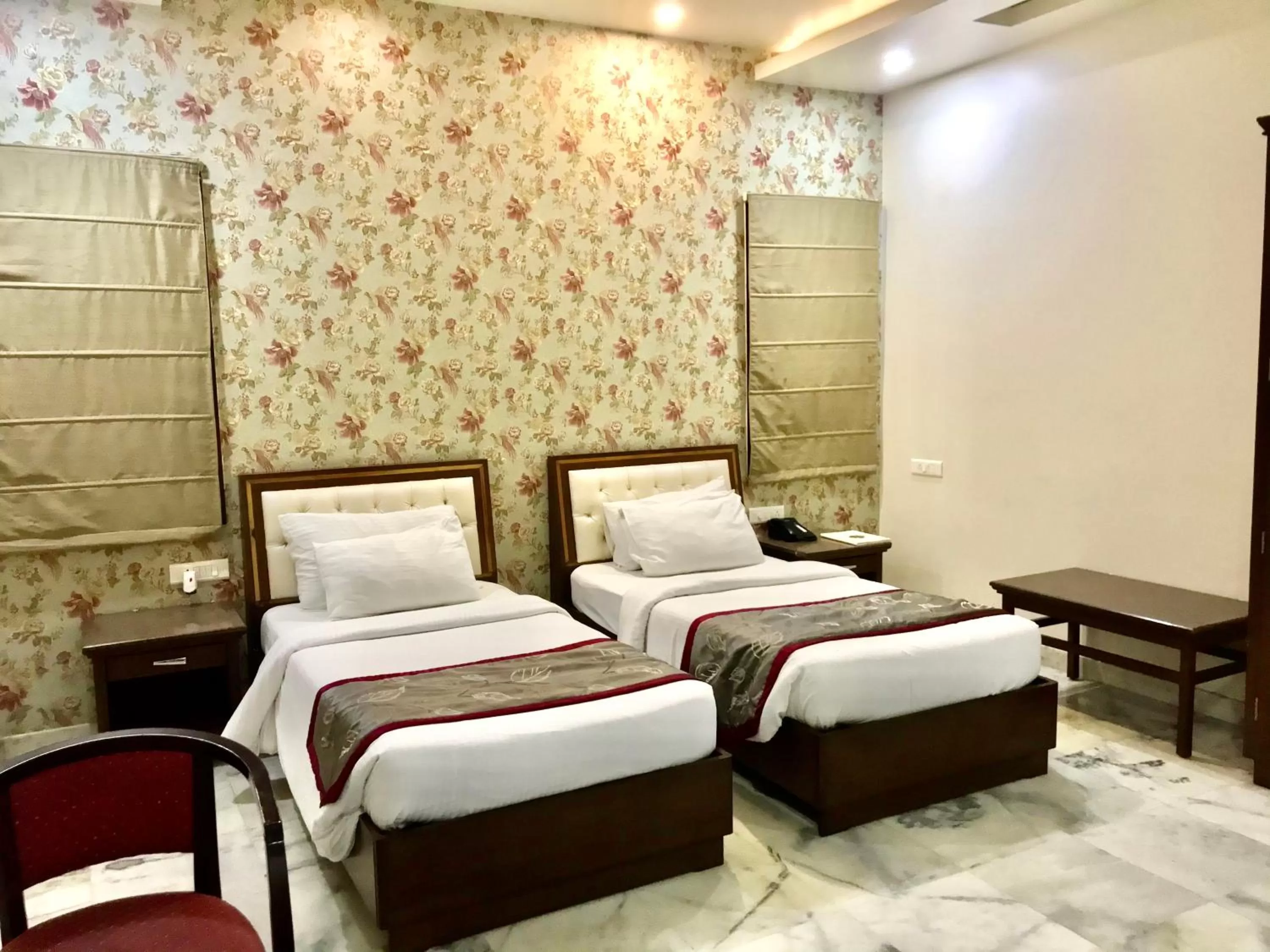 Bed in Hotel Leela Grande