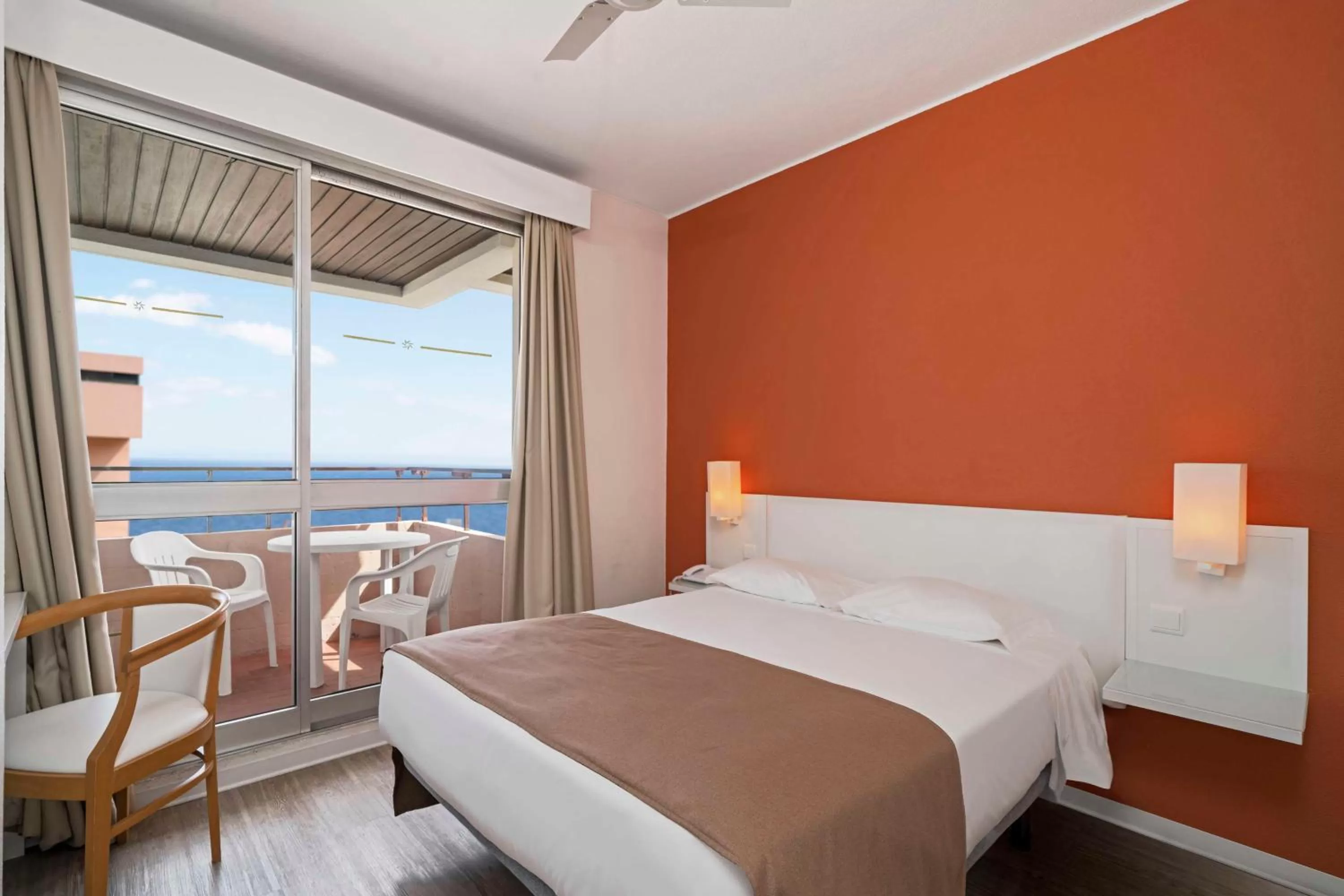 Bedroom, Bed in Dorisol Estrelicia Hotel