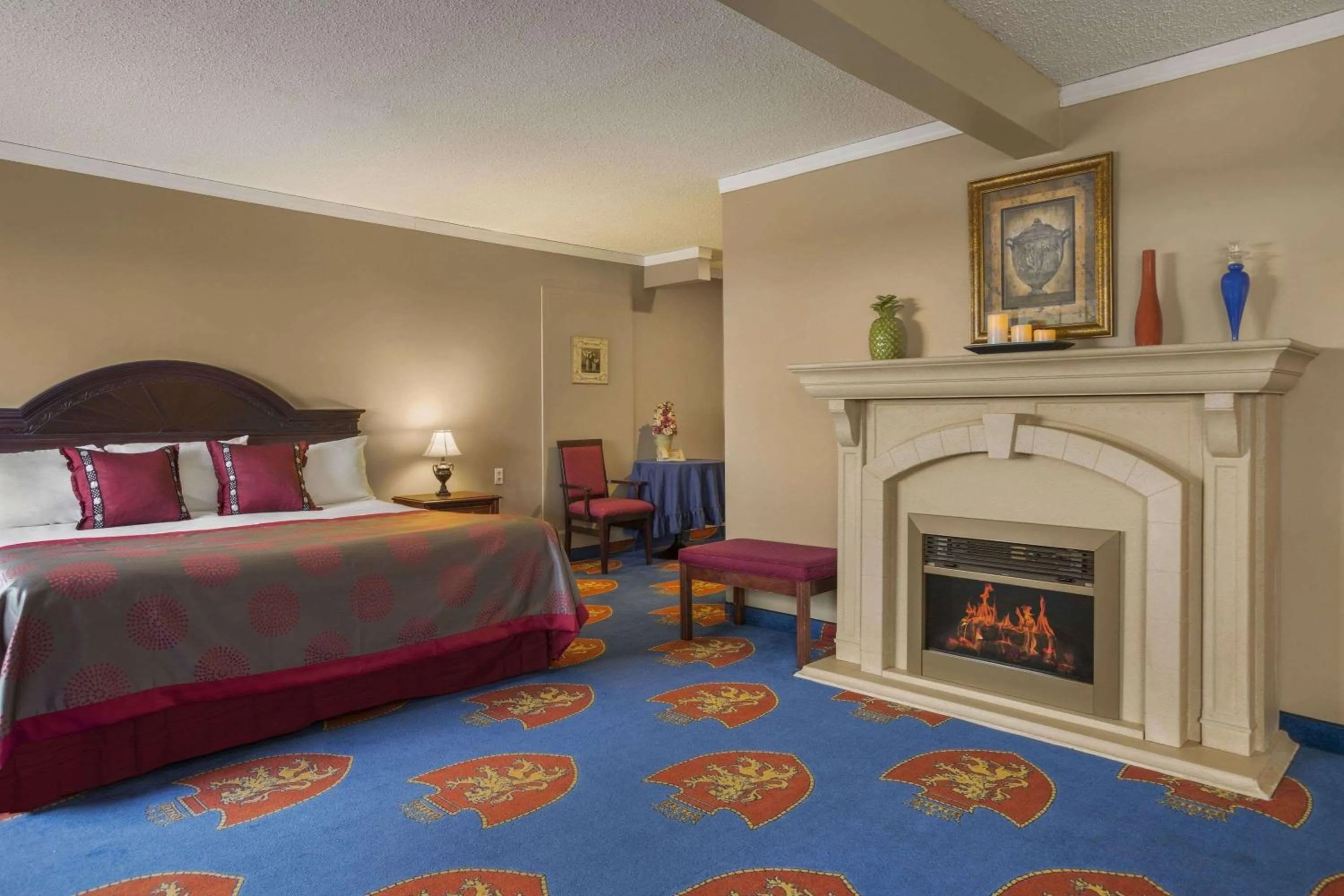 Photo of the whole room in South Hill Lodge