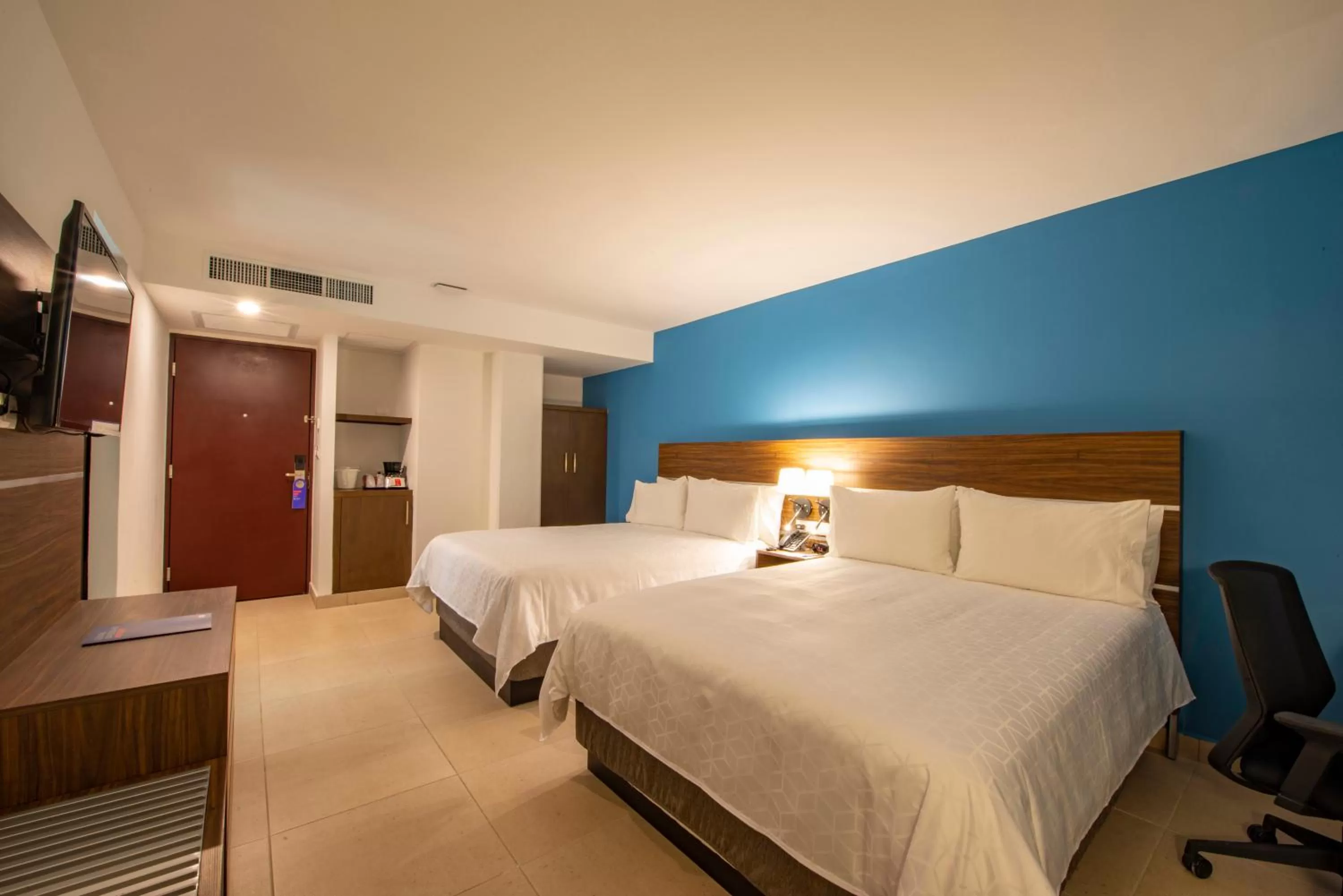 Bed in Holiday Inn Express Merida Centro by IHG