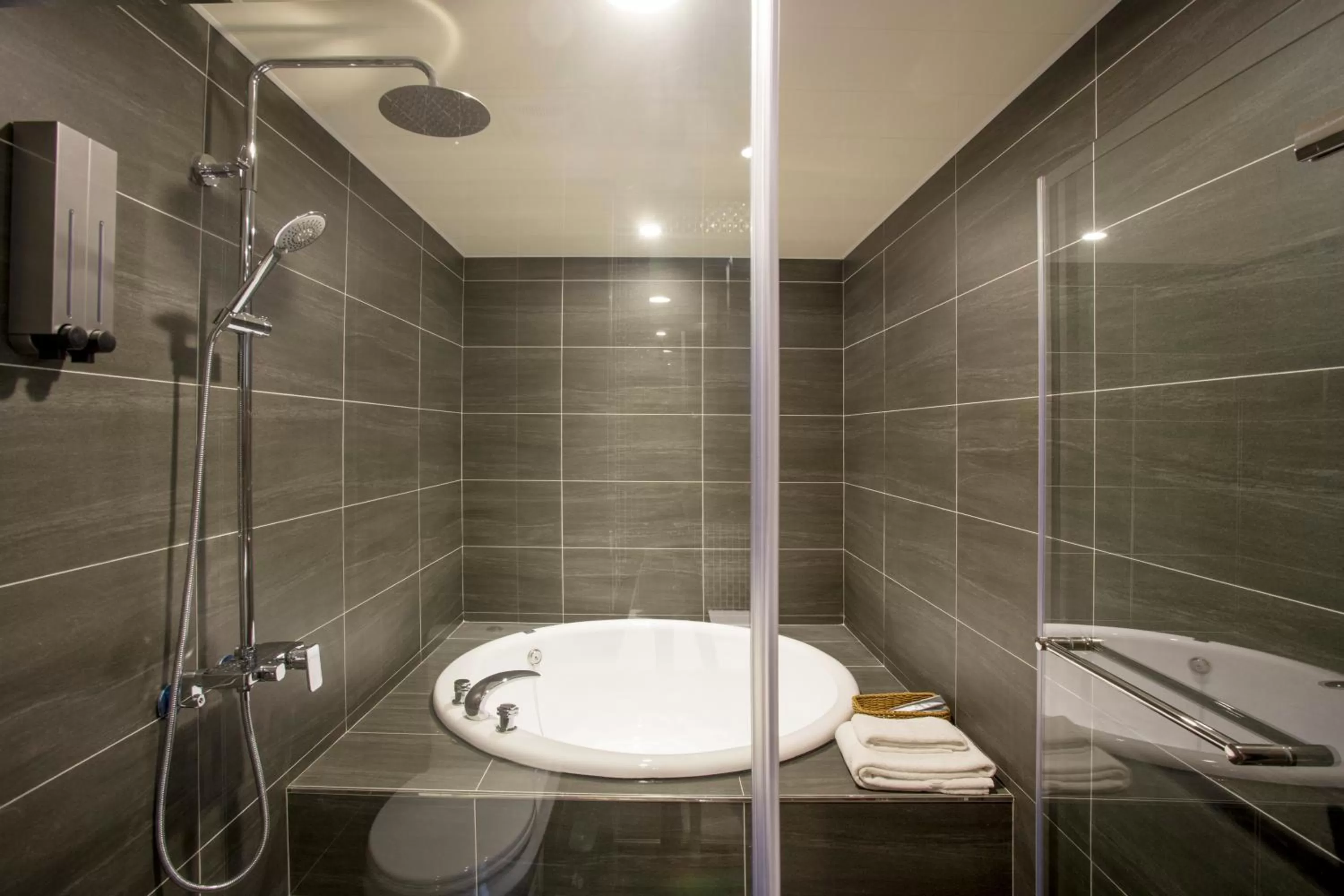 Bathroom in Just Live Inn-Keelung