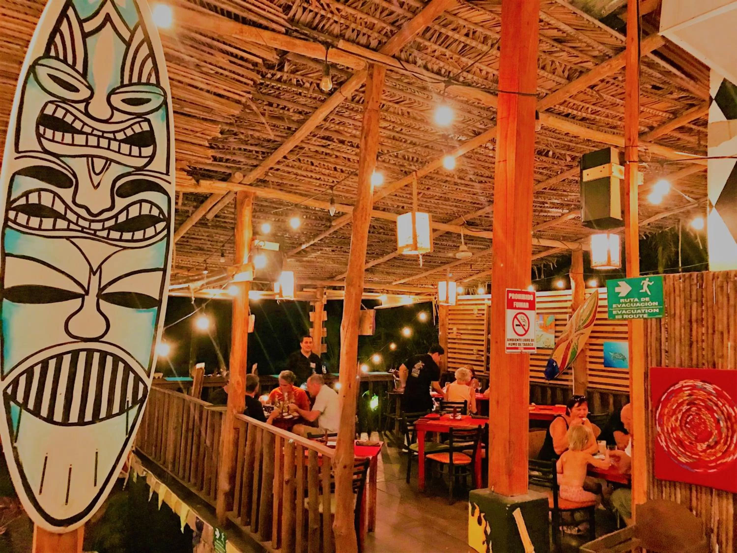 Restaurant/places to eat in Hotel Beachfront Vista Hermosa