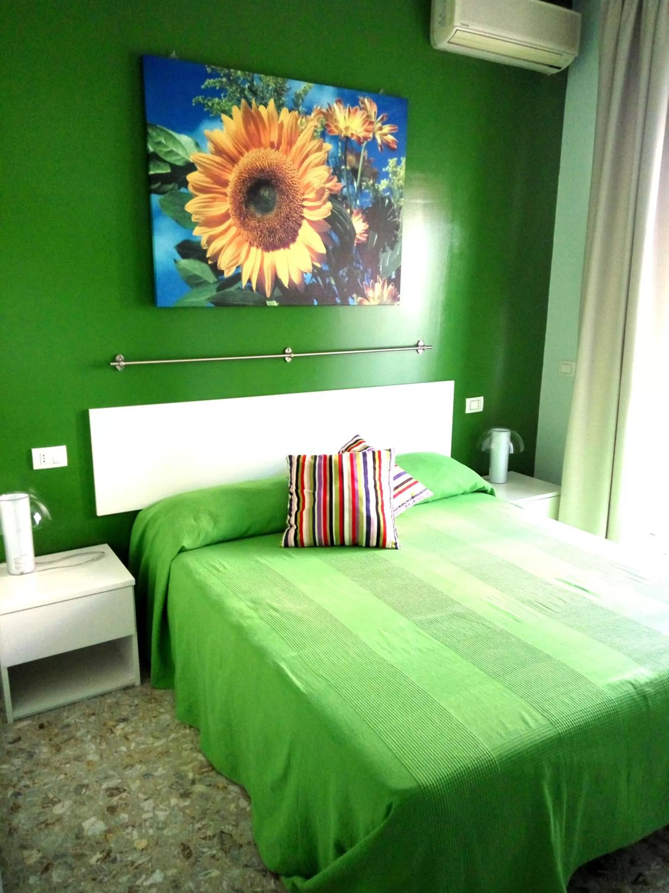 Photo of the whole room, Bed in Michelangelo Rooms