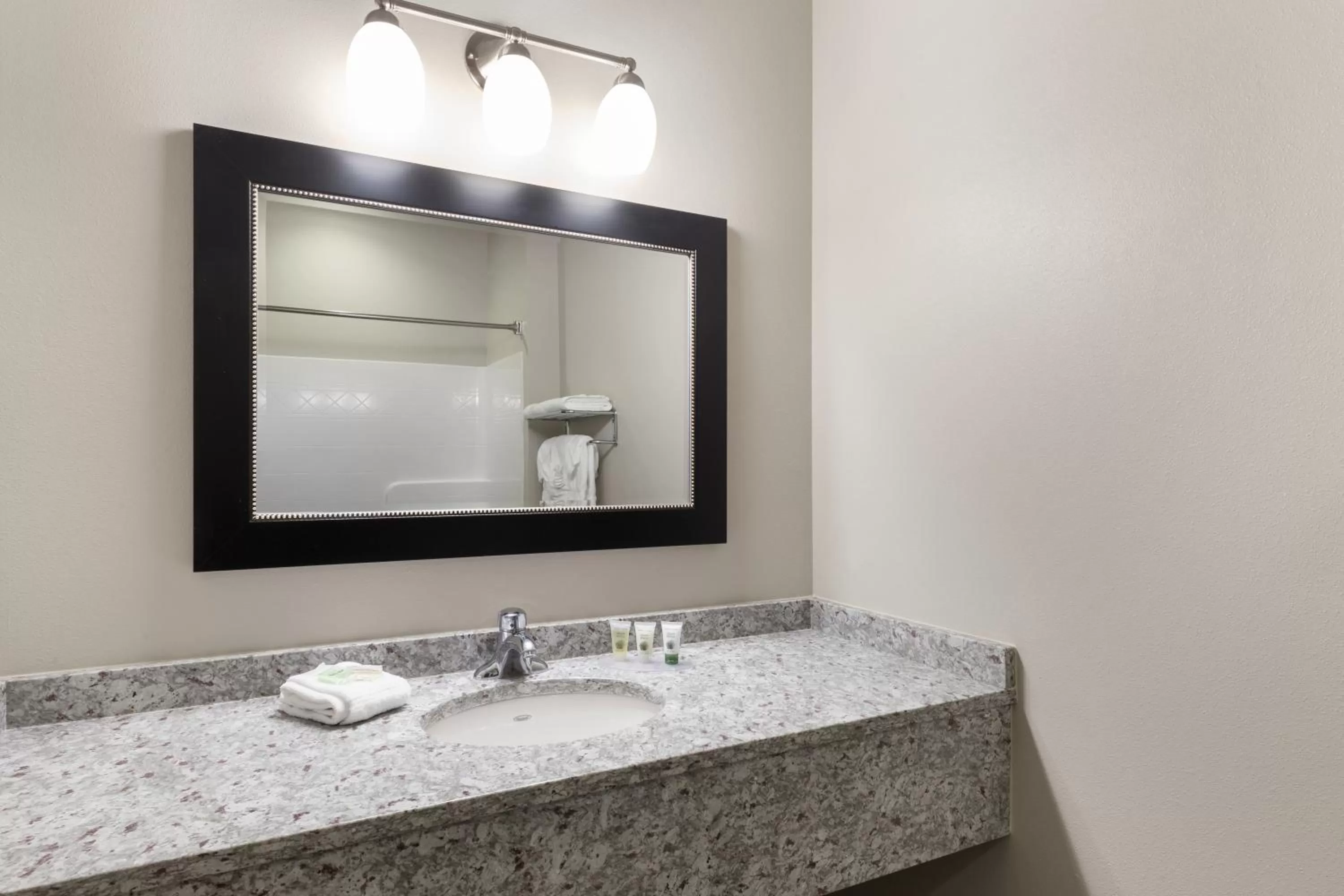 Bathroom in Inn at Moses Lake