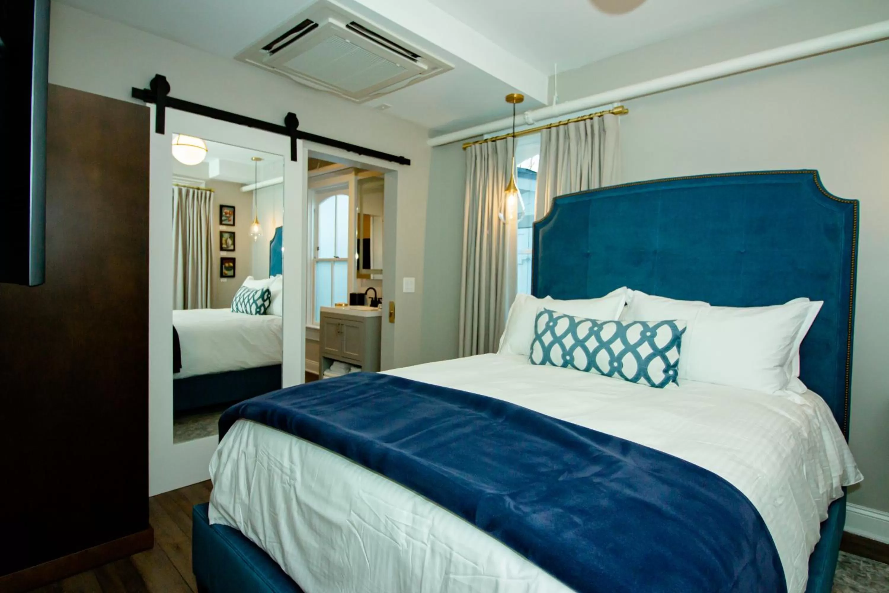 Deluxe Queen Room with Two Queen Beds in The Colonial Inn, an Ascend Collection Hotel