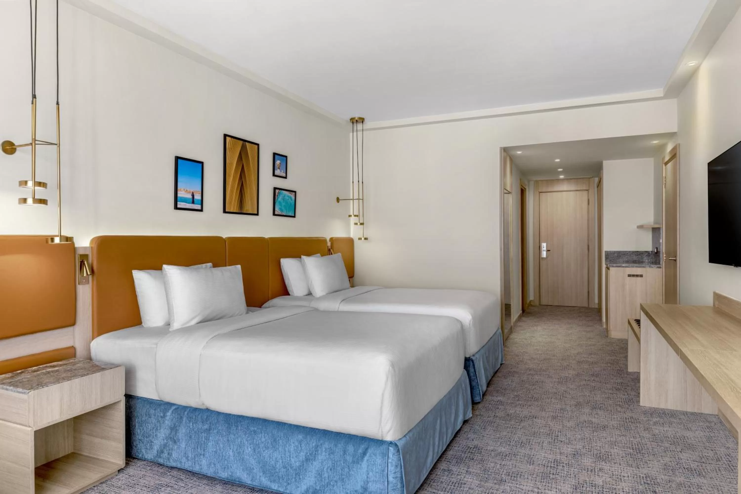 Bed in Hilton Alexandria Green Plaza