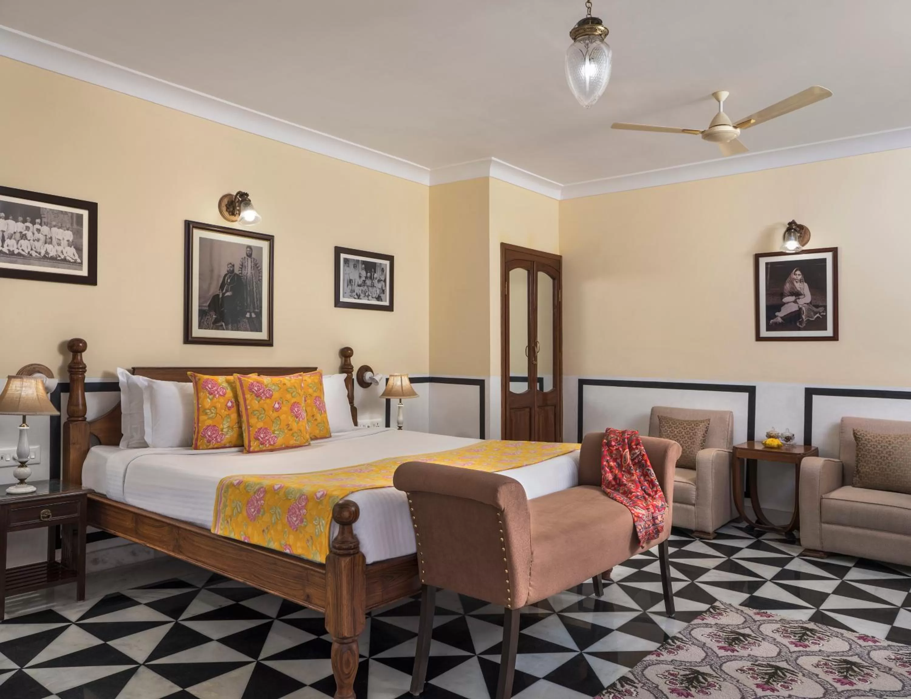 Photo of the whole room in Ratan Vilas, Jodhpur