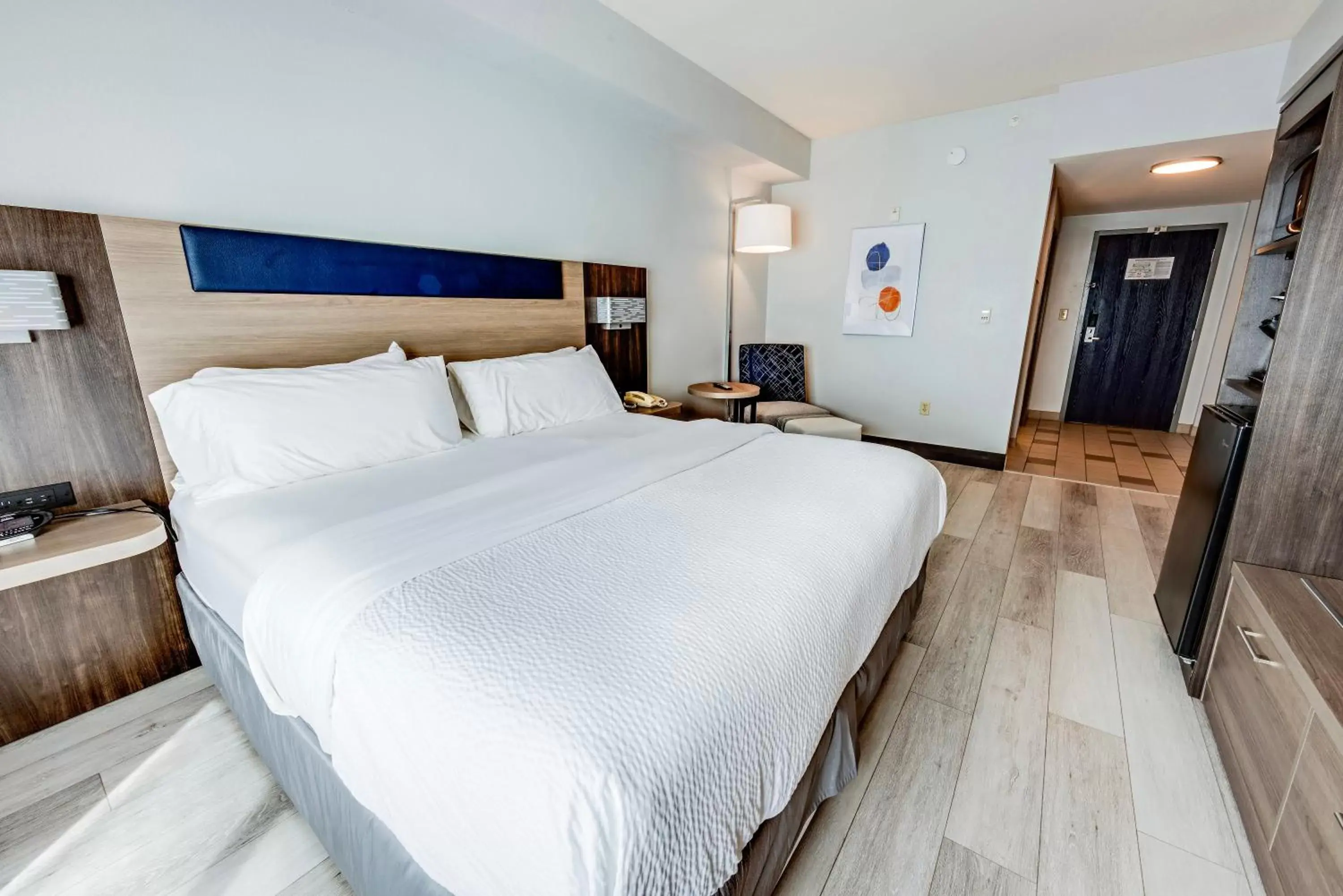 Standard Room in Holiday Inn Express Hotel & Suites Ohio State University- OSU Medical Center by IHG Standard Room in Holiday Inn Express Hotel & Suites Ohio State University- OSU Medical Center by IHG