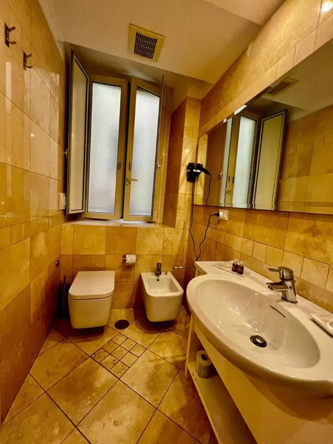 Bathroom in Quirinale luxury suite Roma
