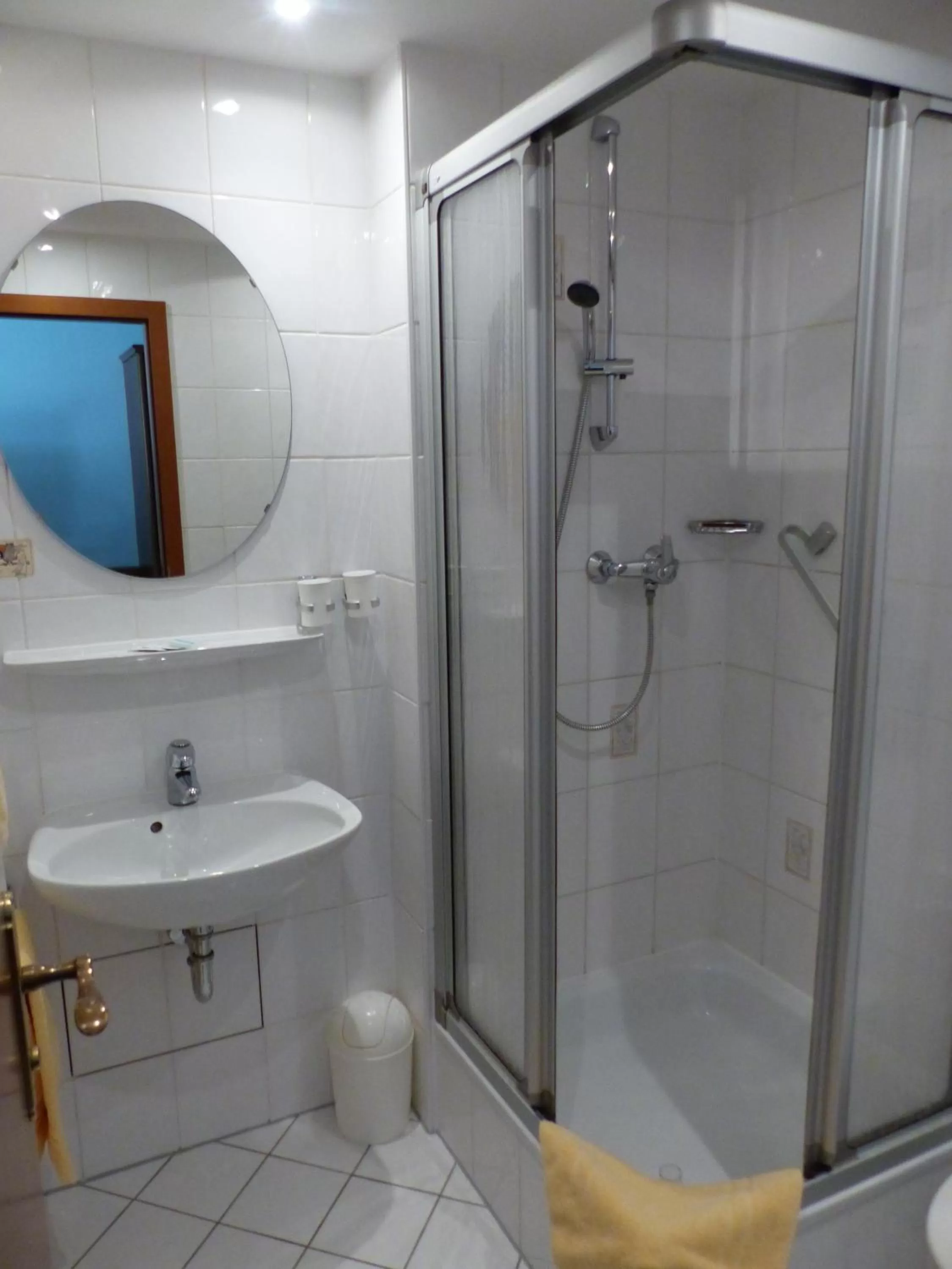 Comfort Single Room with Shower in Hotel Dorotheenhof