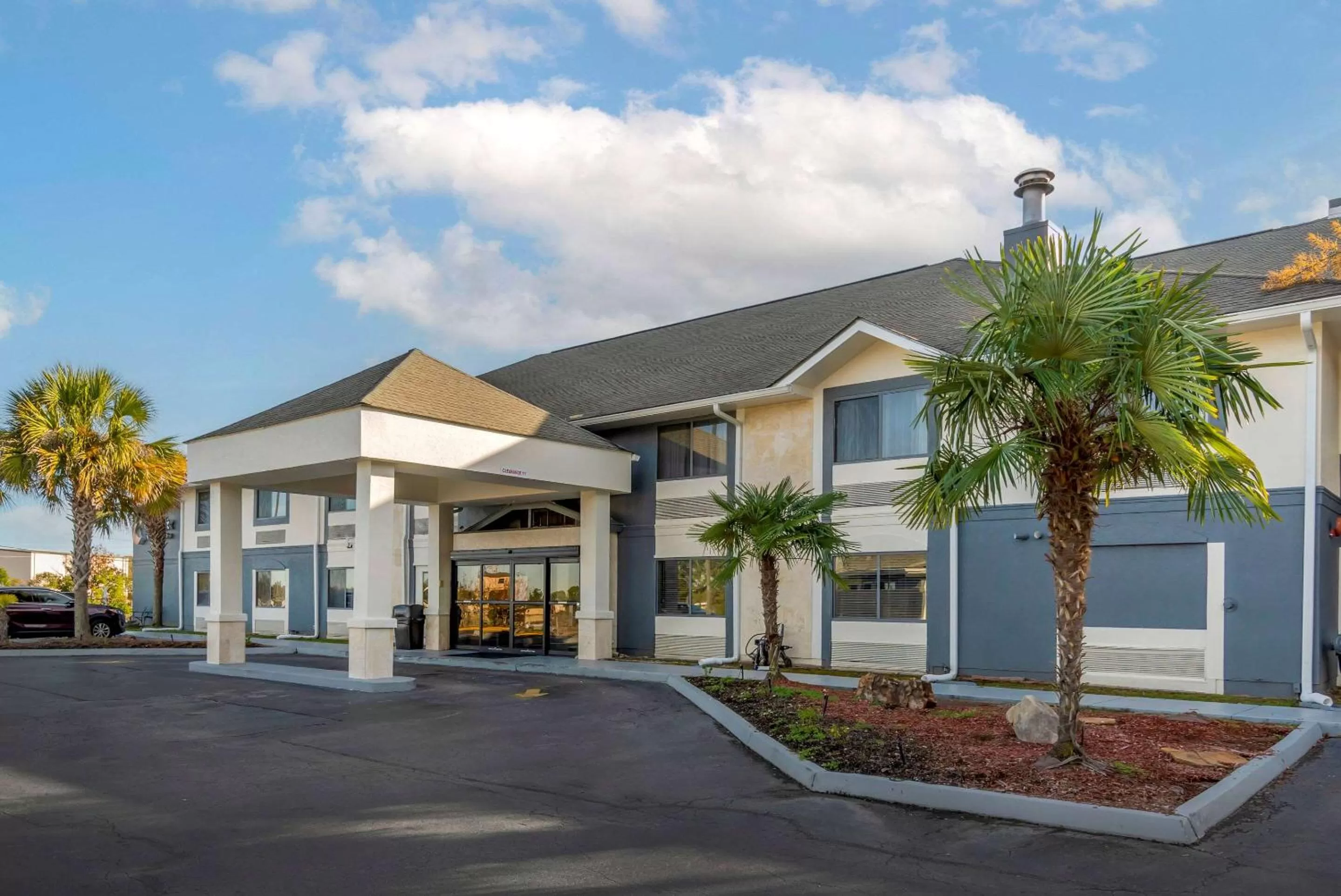 Property building in Comfort Inn & Suites - near Robins Air Force Base Main Gate