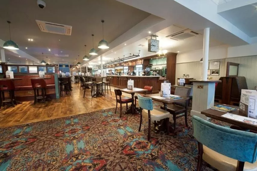 Restaurant/Places to Eat in The Bottle Kiln Wetherspoon